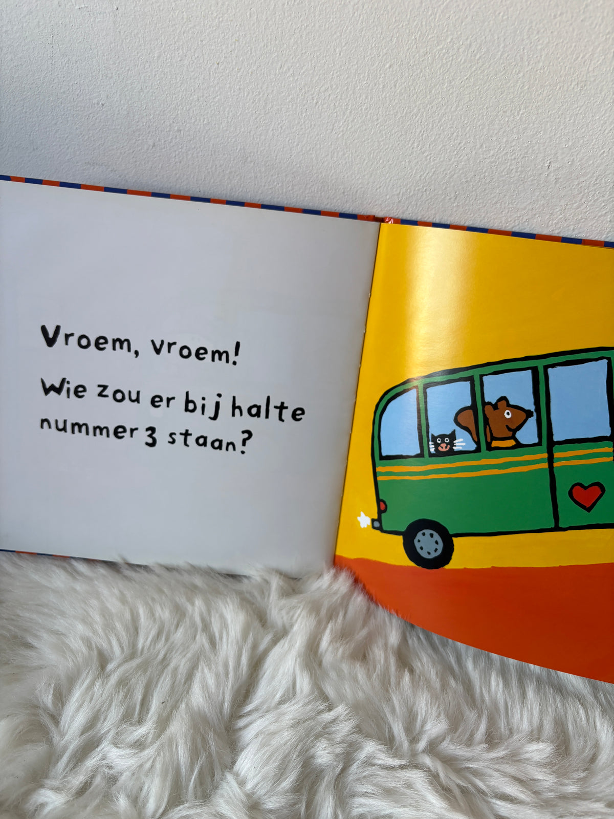 Lucy Cousins - De bus van muis