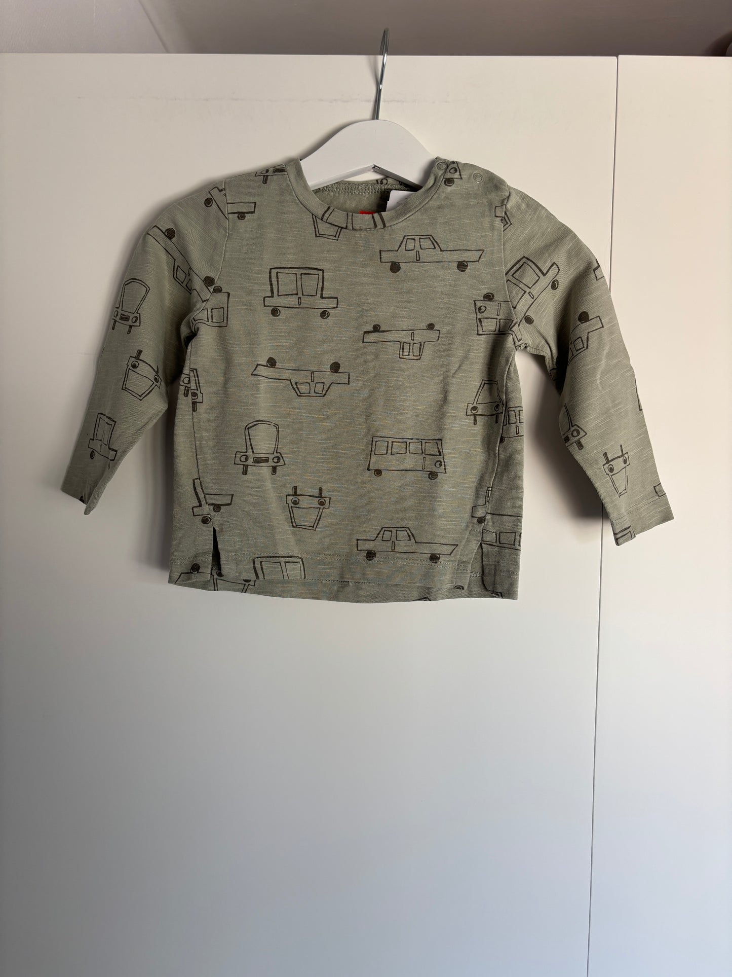 Groene longsleeve met auto's