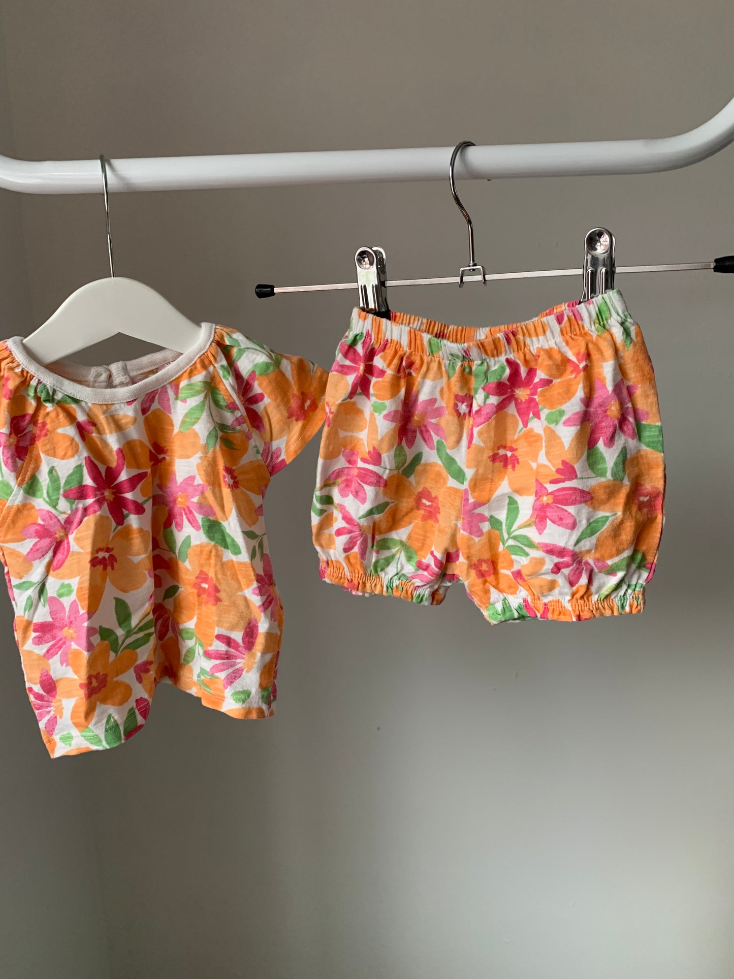 Setje: T-shirt en shortje🔗