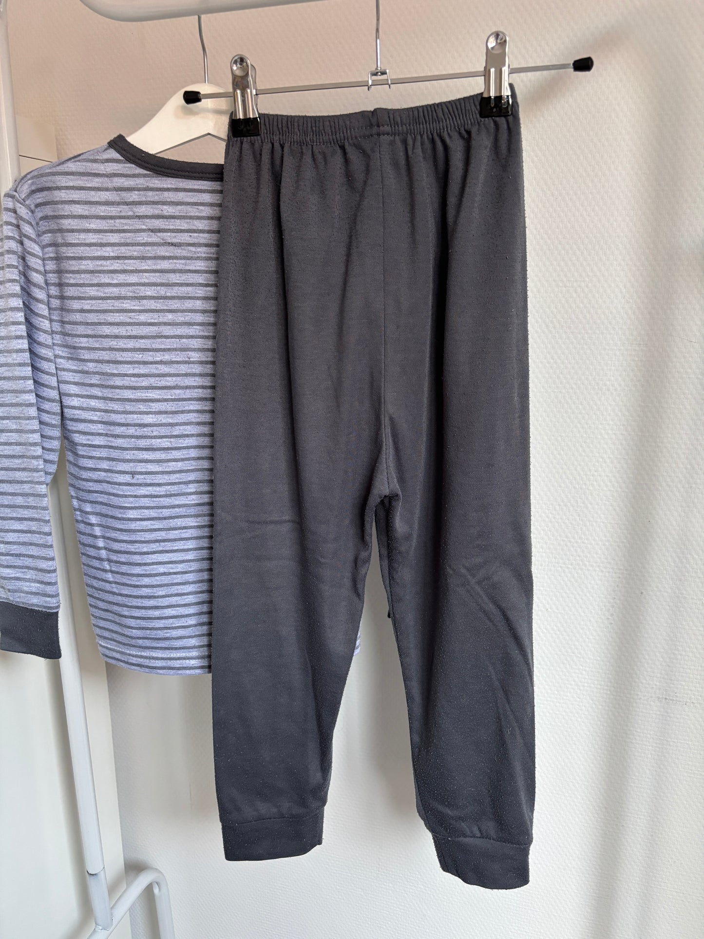 Tweedelige gestreepte pyjama