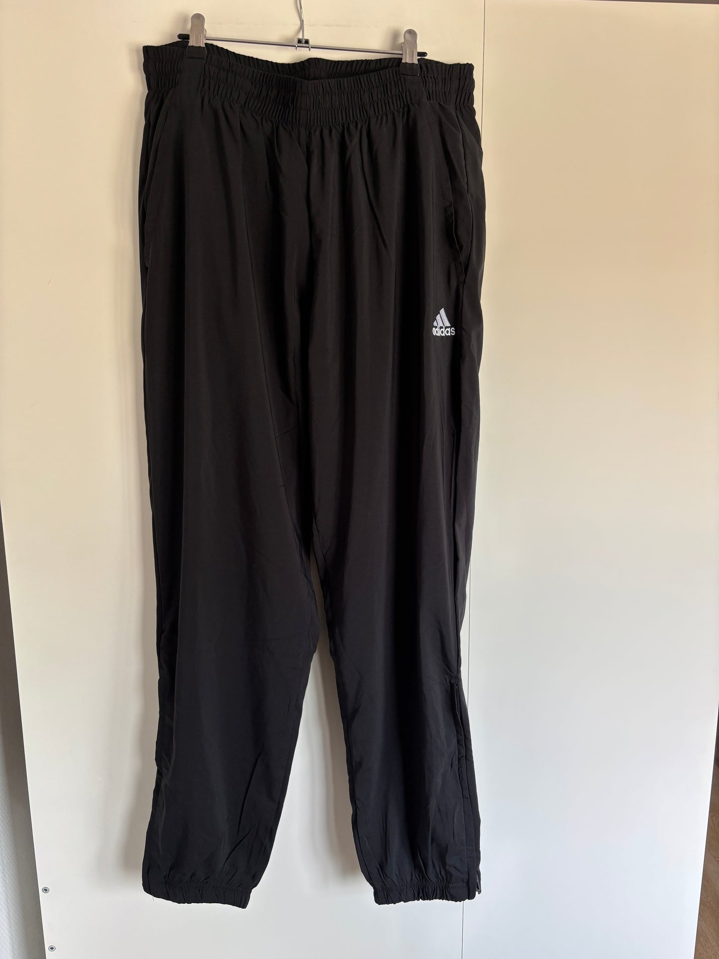 Zwarte trainingbroek