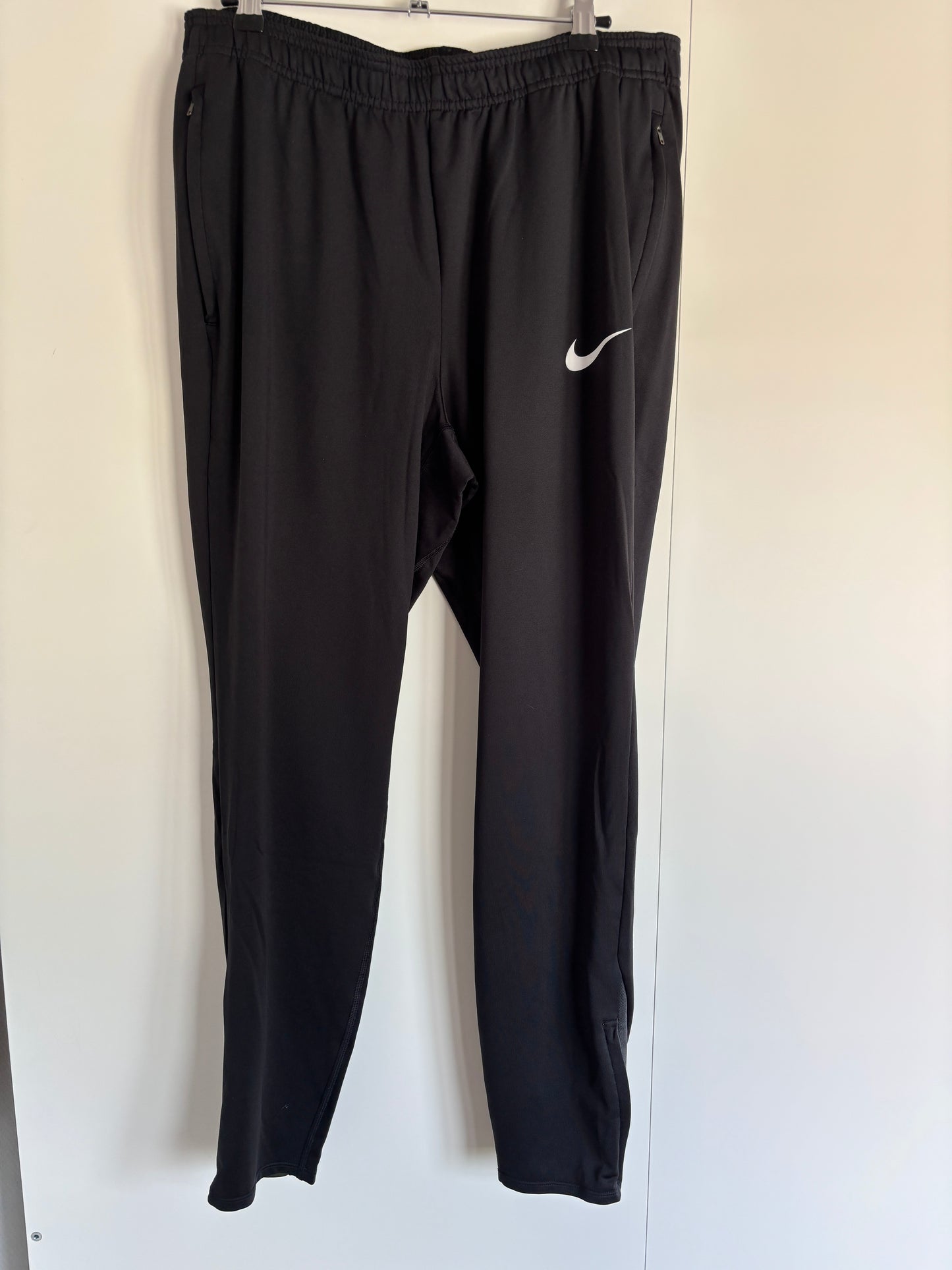 Zwarte trainingsbroek