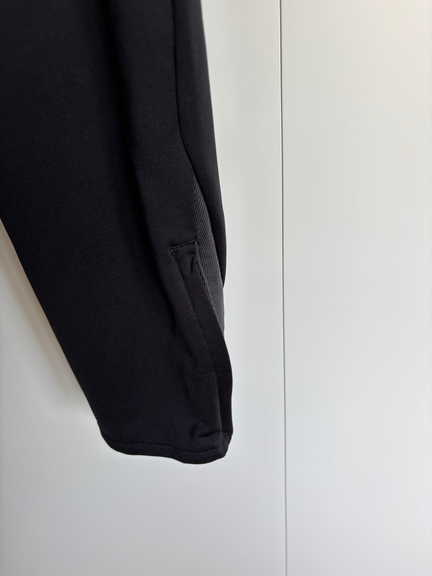 Zwarte trainingsbroek