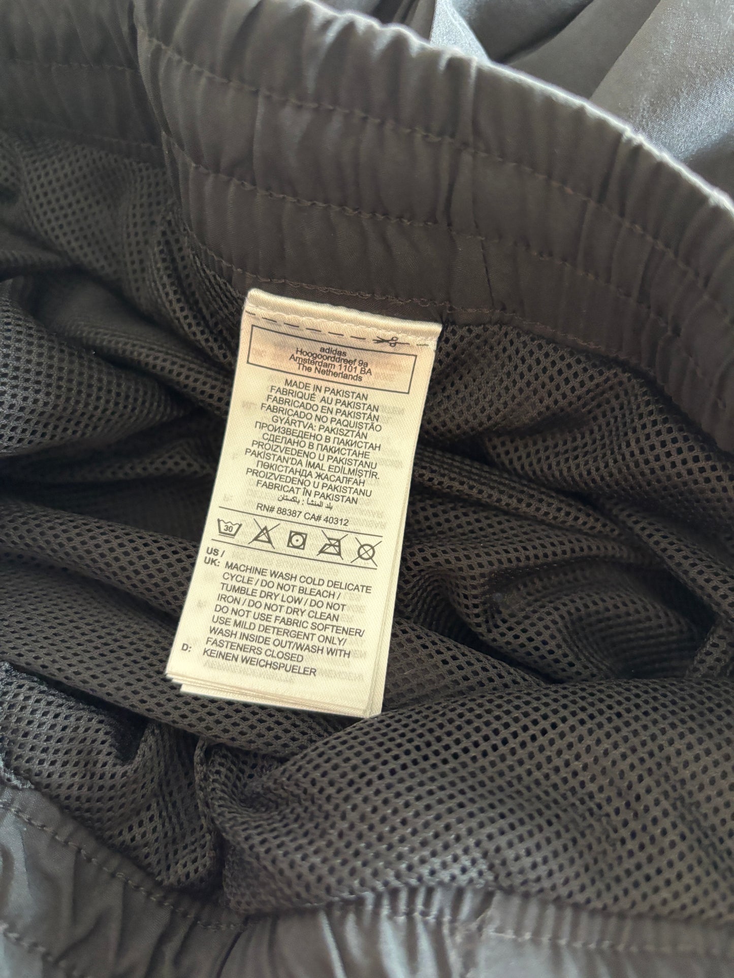 Zwarte trainingsbroek