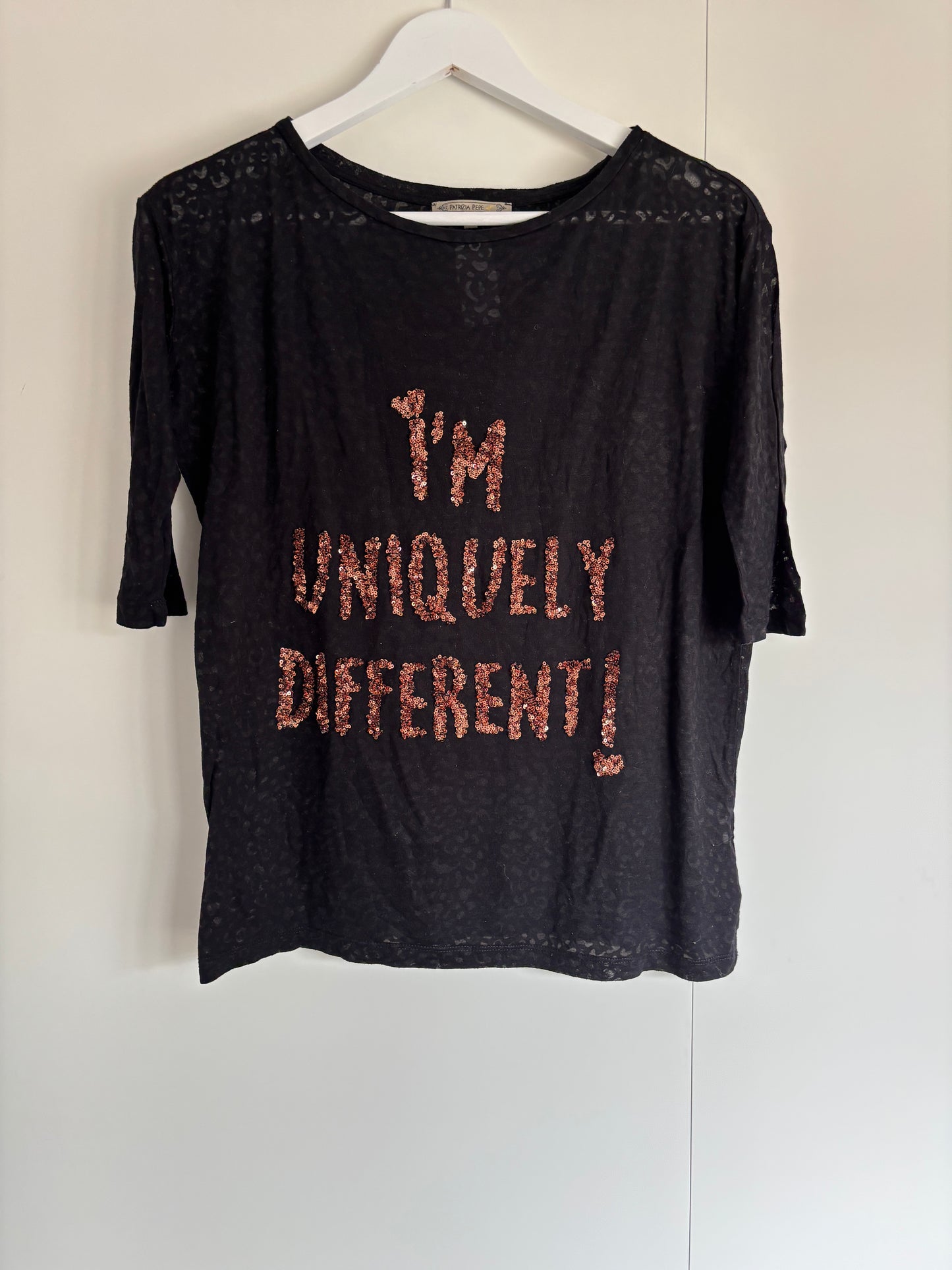 Zwarte longsleeve met panterprint