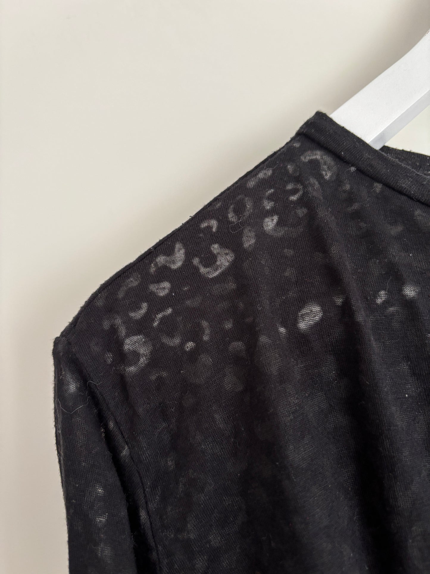 Zwarte longsleeve met panterprint