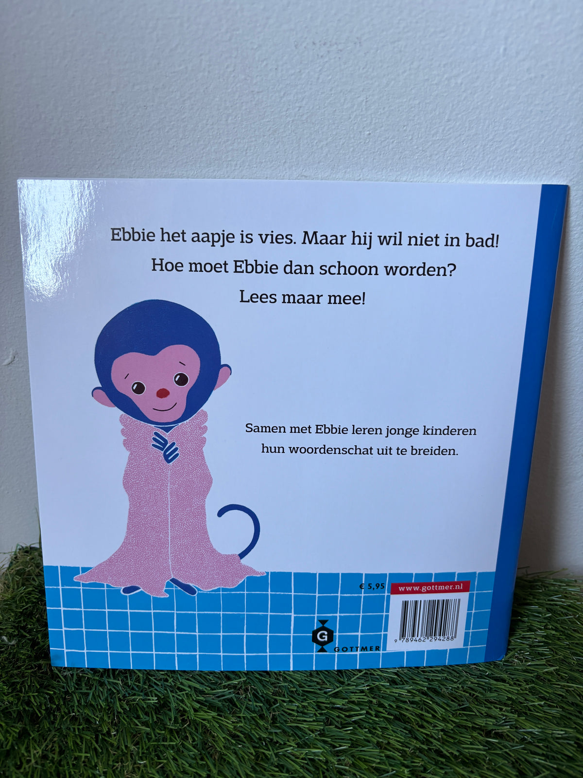 Eddie in de wasbak