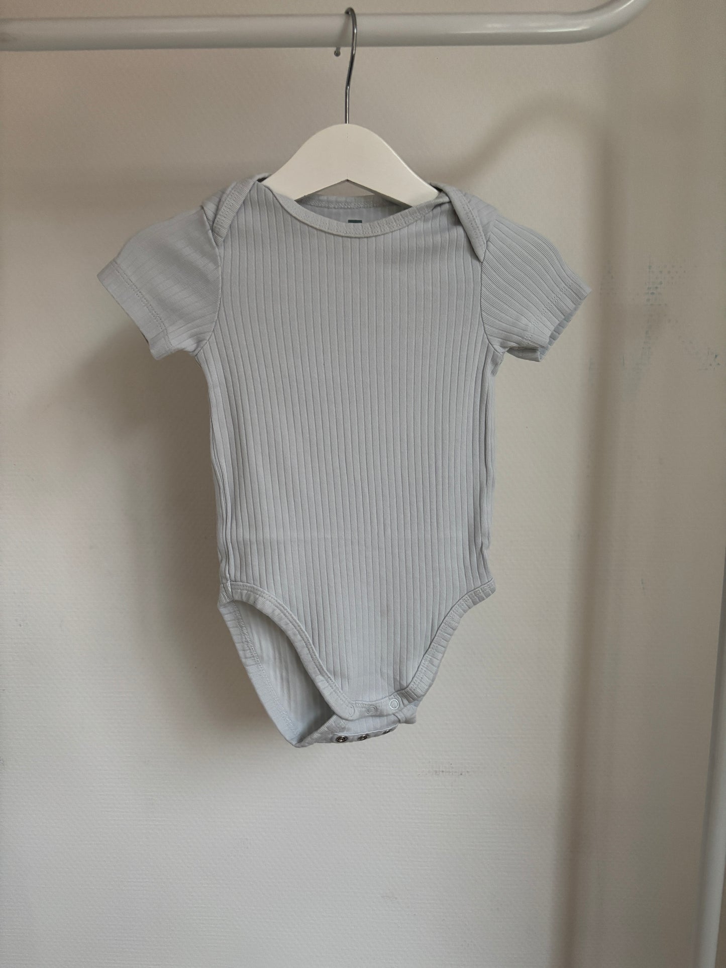 Lichtblauwe romper met korte mouwen