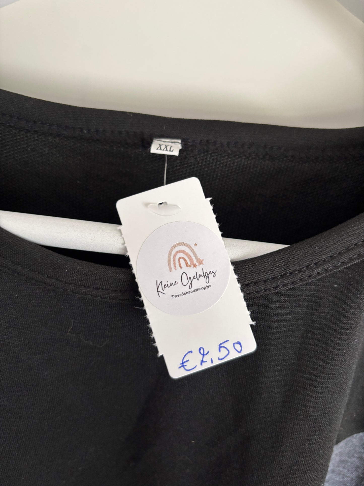 Zwarte T-shirt met streep