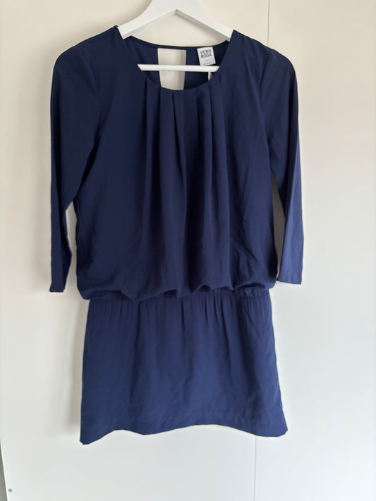 Marineblauwe jurk