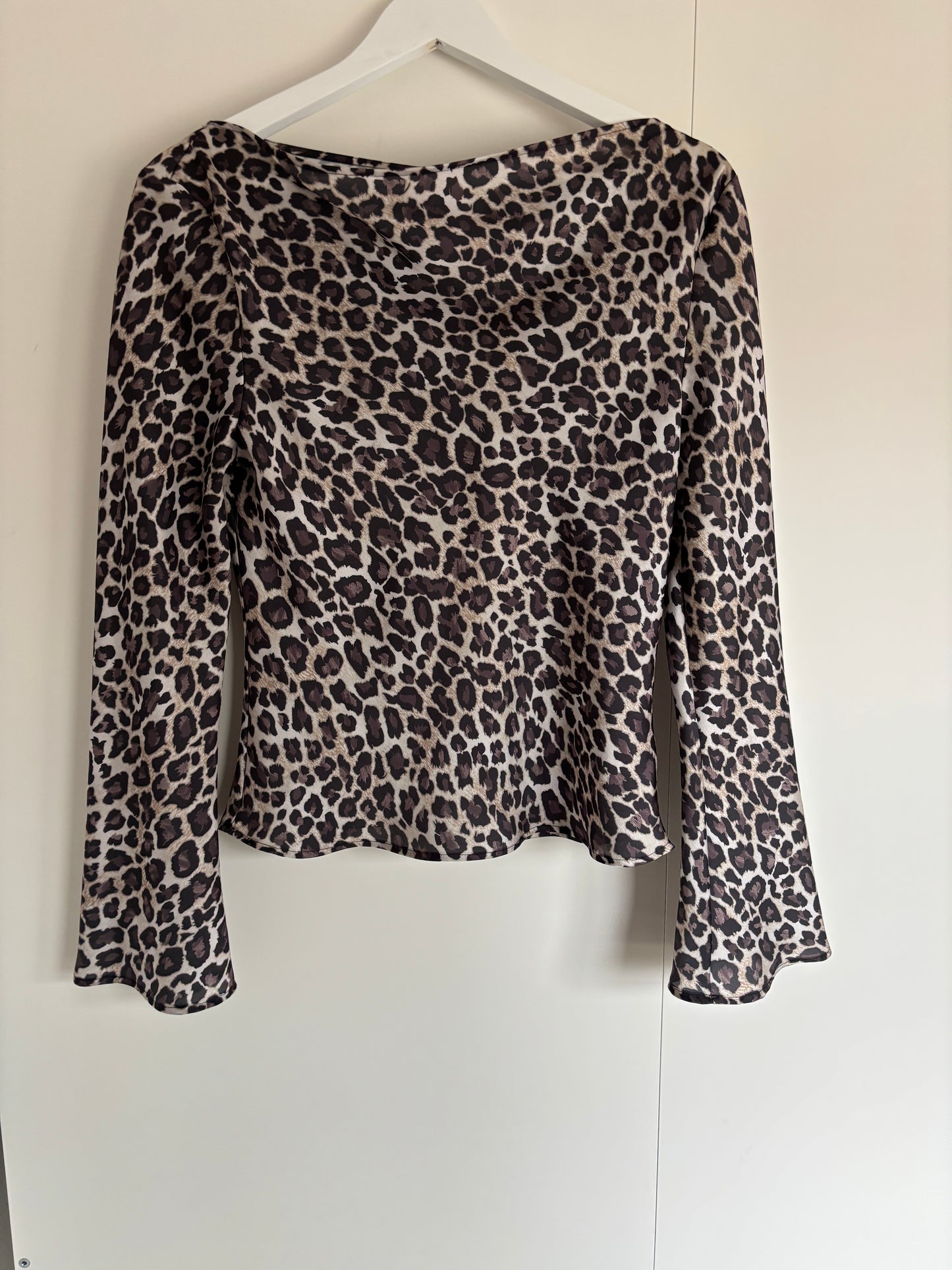 Panterblouse met flared mouwen