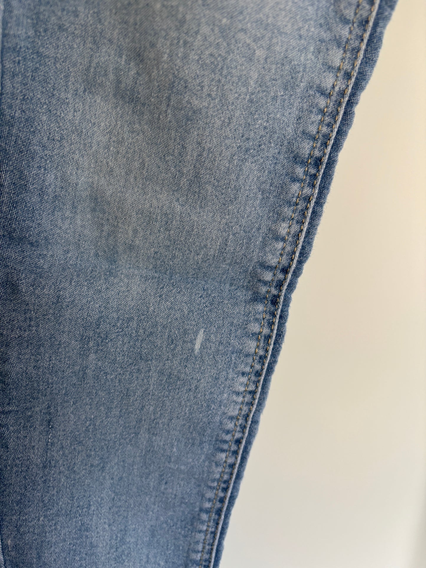 Lichtblauwe jeansbroek