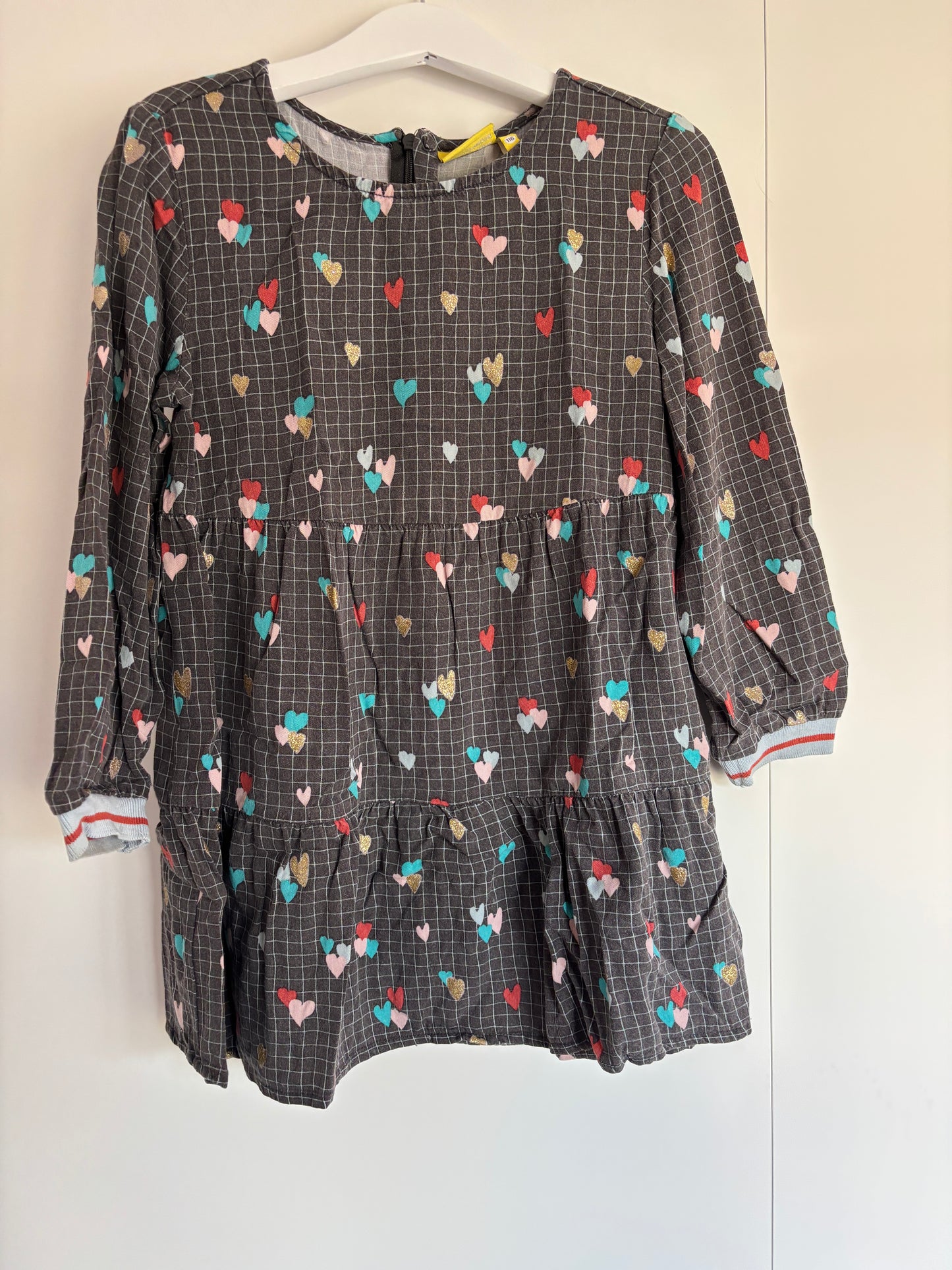 Donkergrijs geruite jurkje