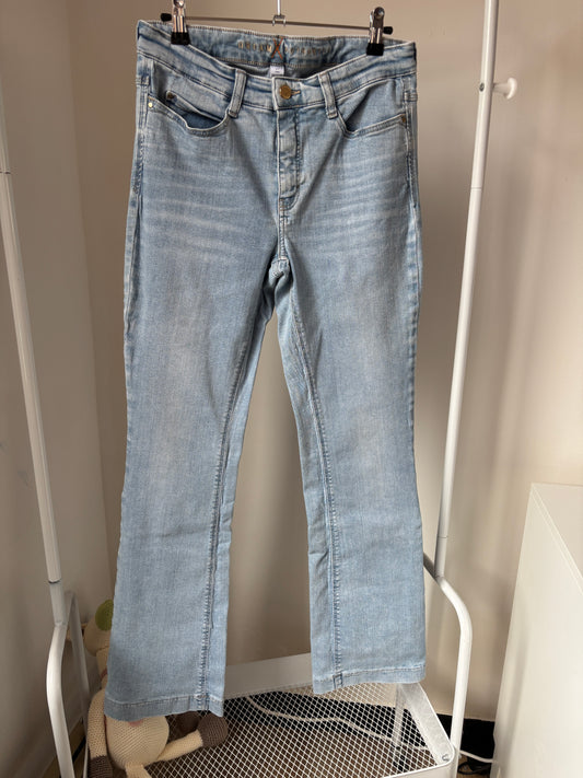 Lichtblauwe flared jeansbroek