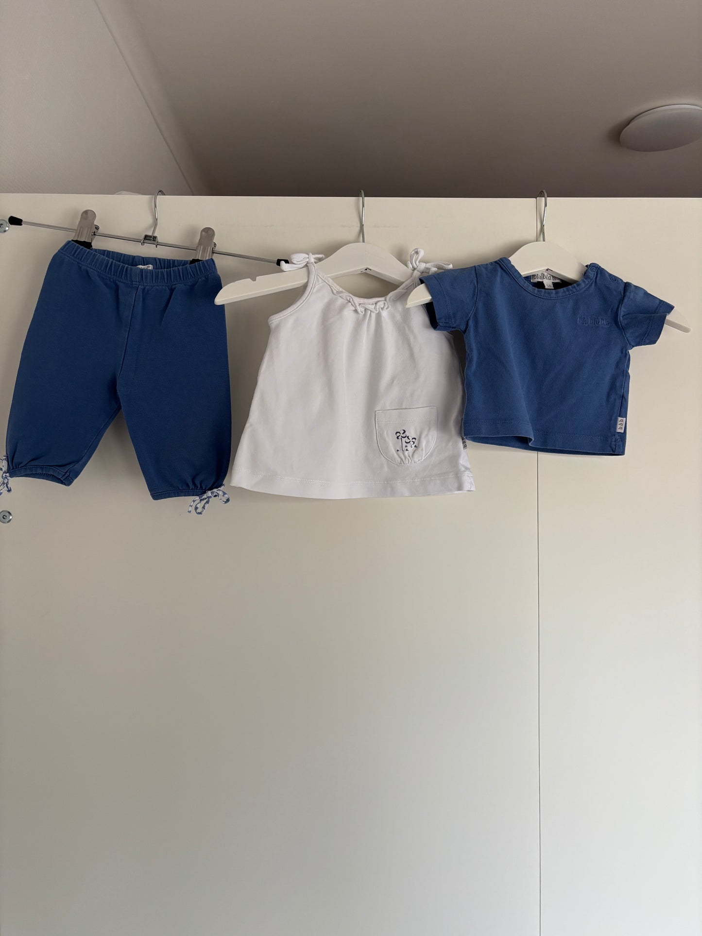 3-delig setje: T-shirt; topje en shortje