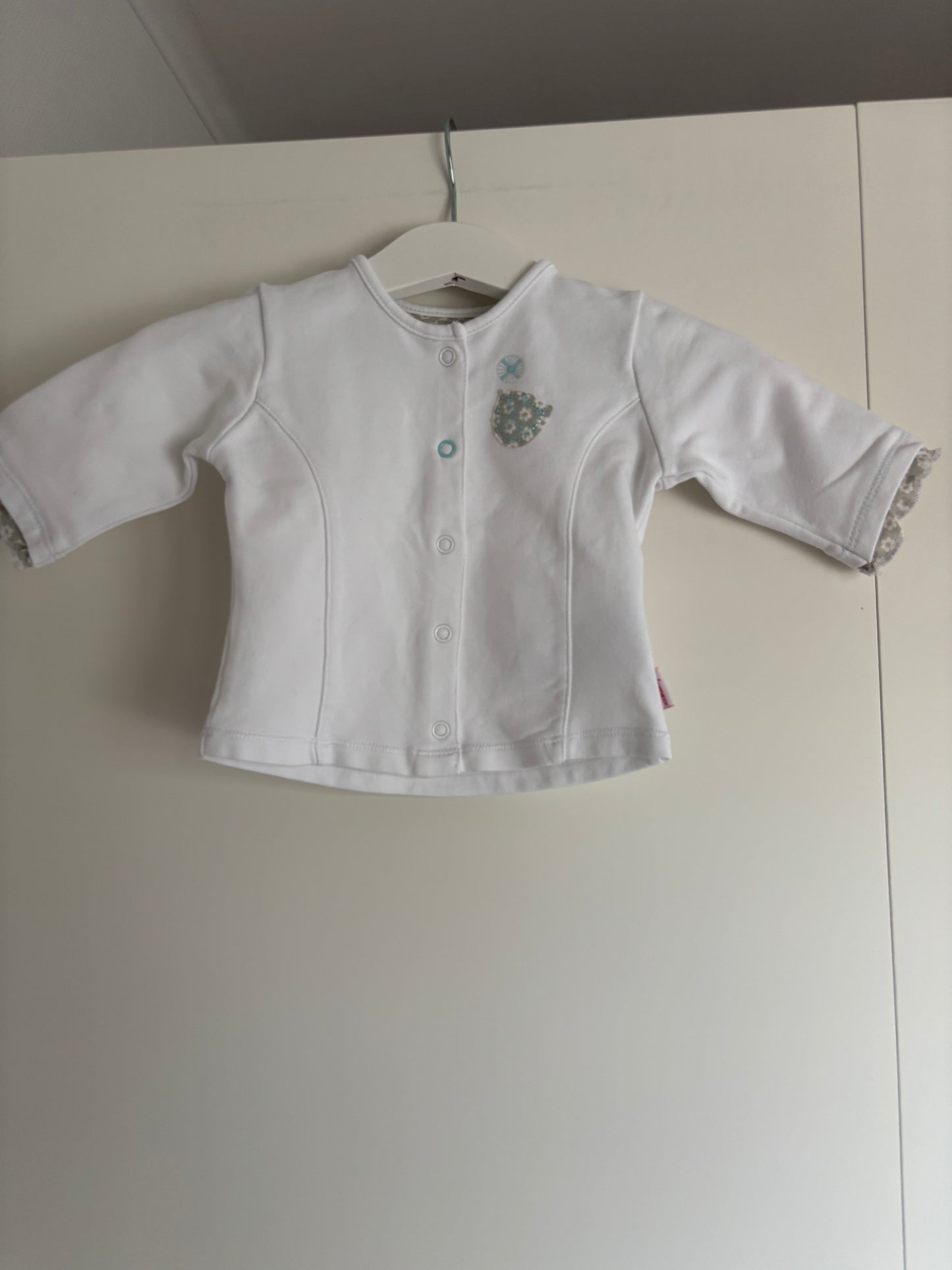 Witte longsleeve/trui met knoopjes