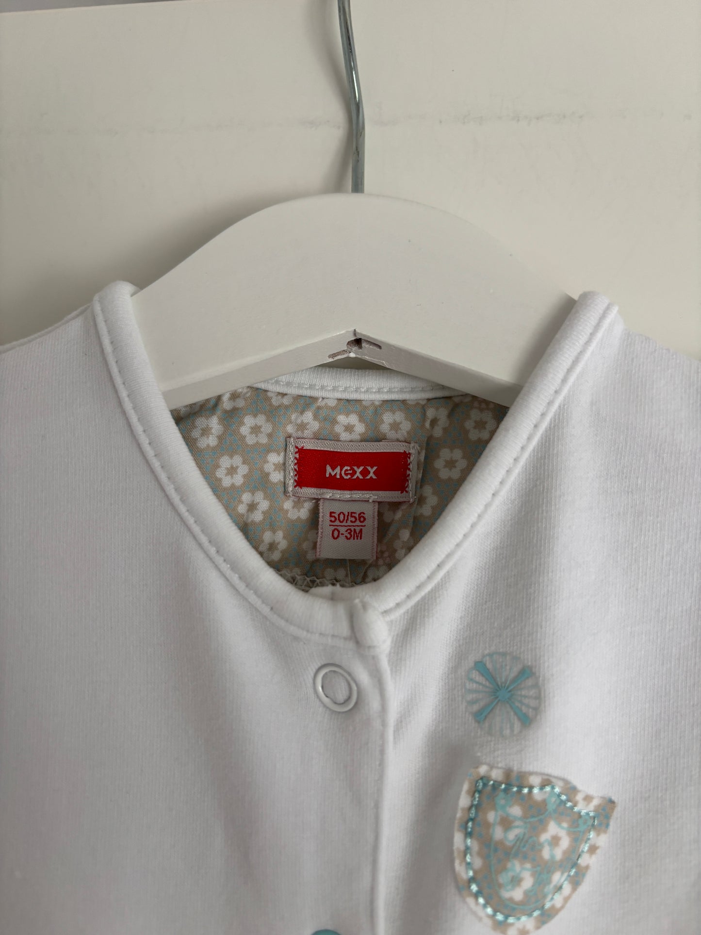 Witte longsleeve/trui met knoopjes