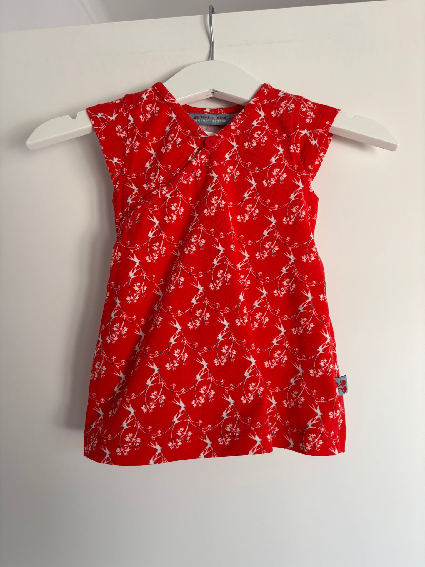 Rood jurkje met bloemetjes