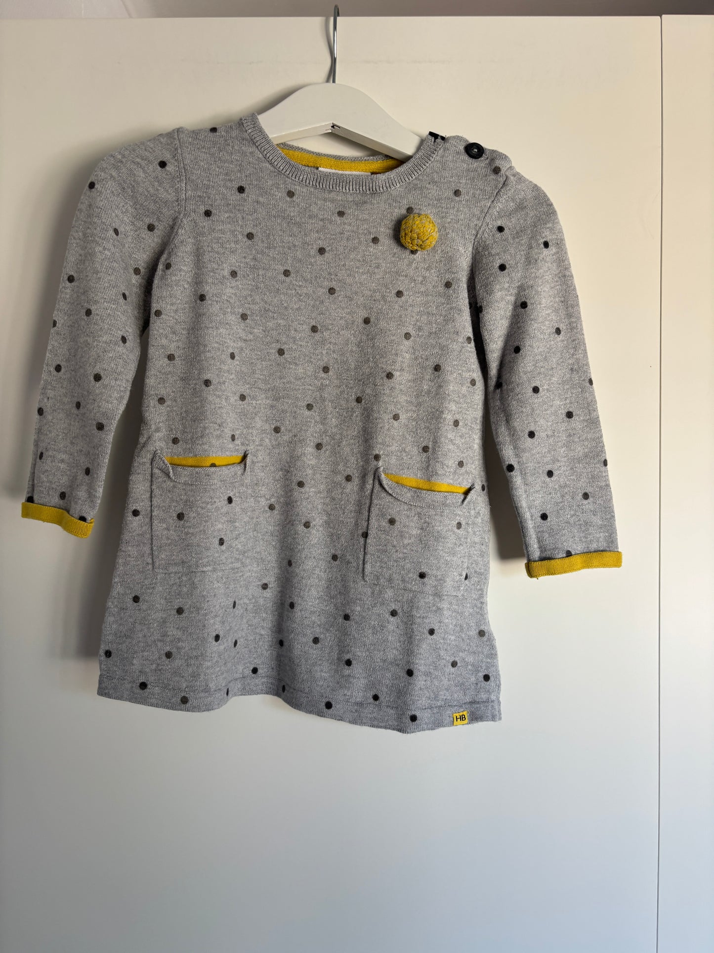 Grijze gestippelde jurk