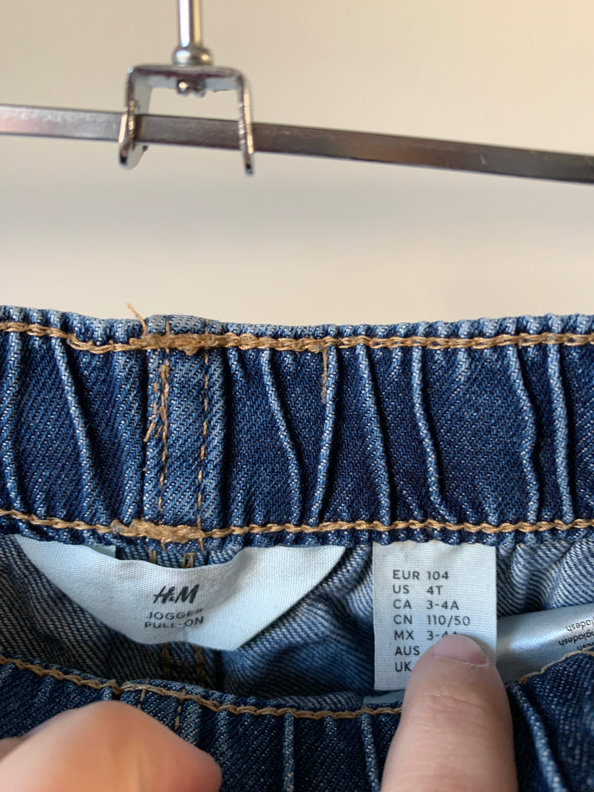 H&M jeans 104 - zeer goede staat 💸