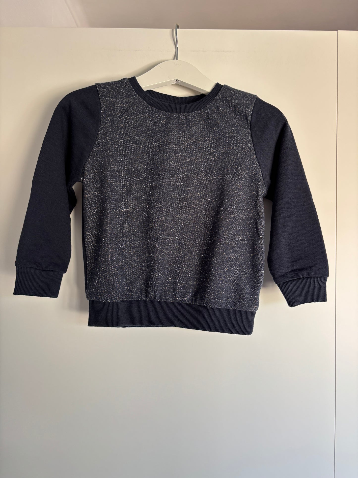 Marineblauwe sweater