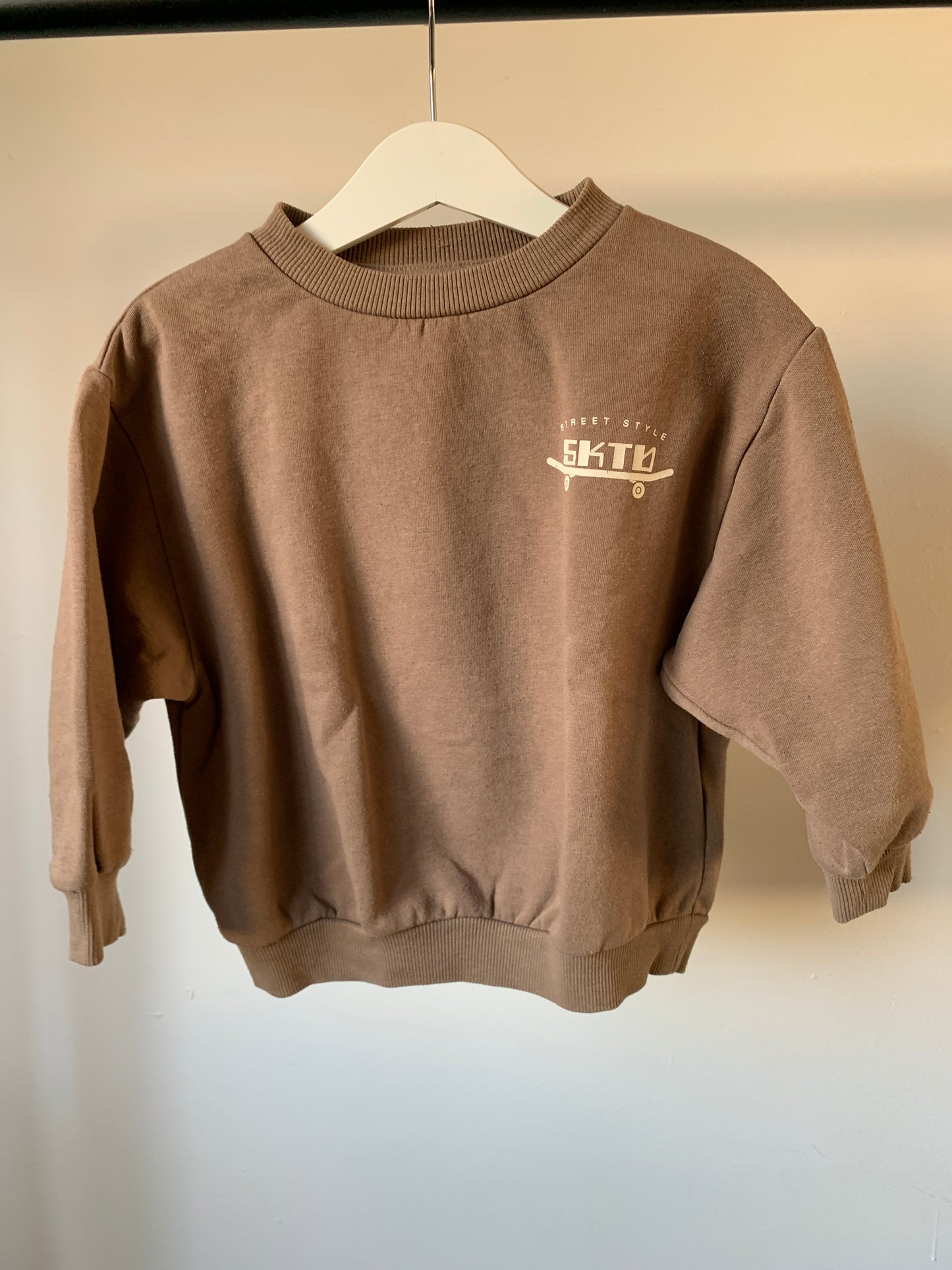 BESTies sweater 104 - goede staat 💸