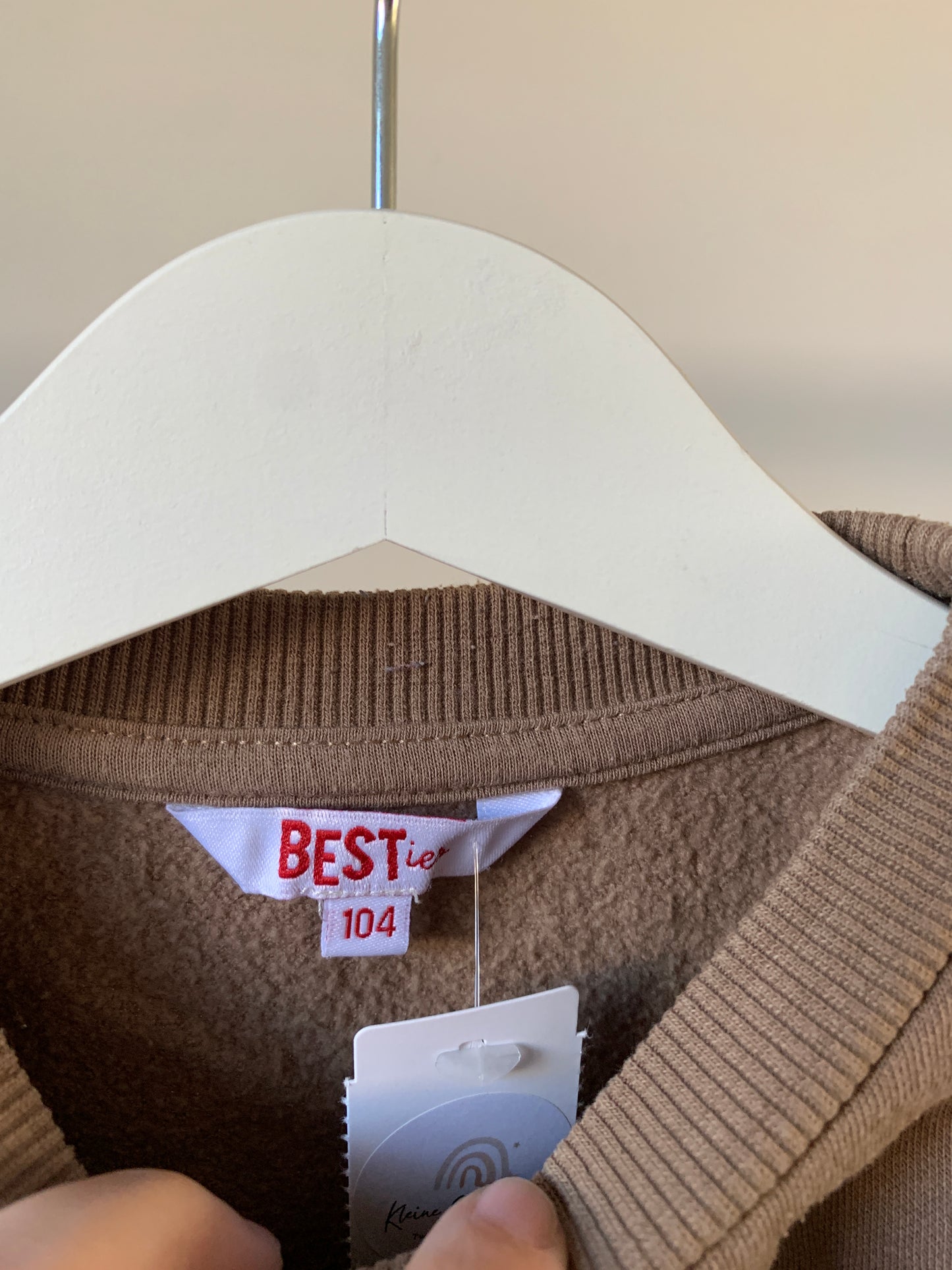 BESTies sweater 104 - goede staat 💸