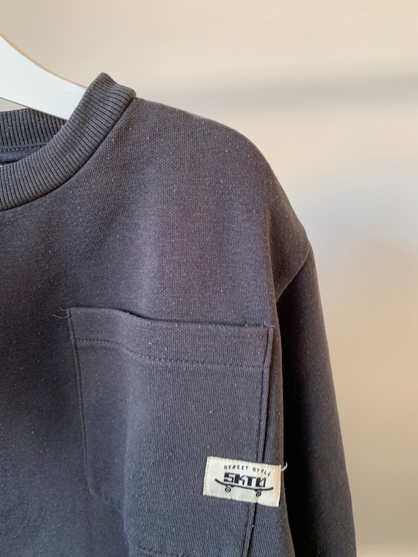 BESTies sweater 104 - goede staat 💸