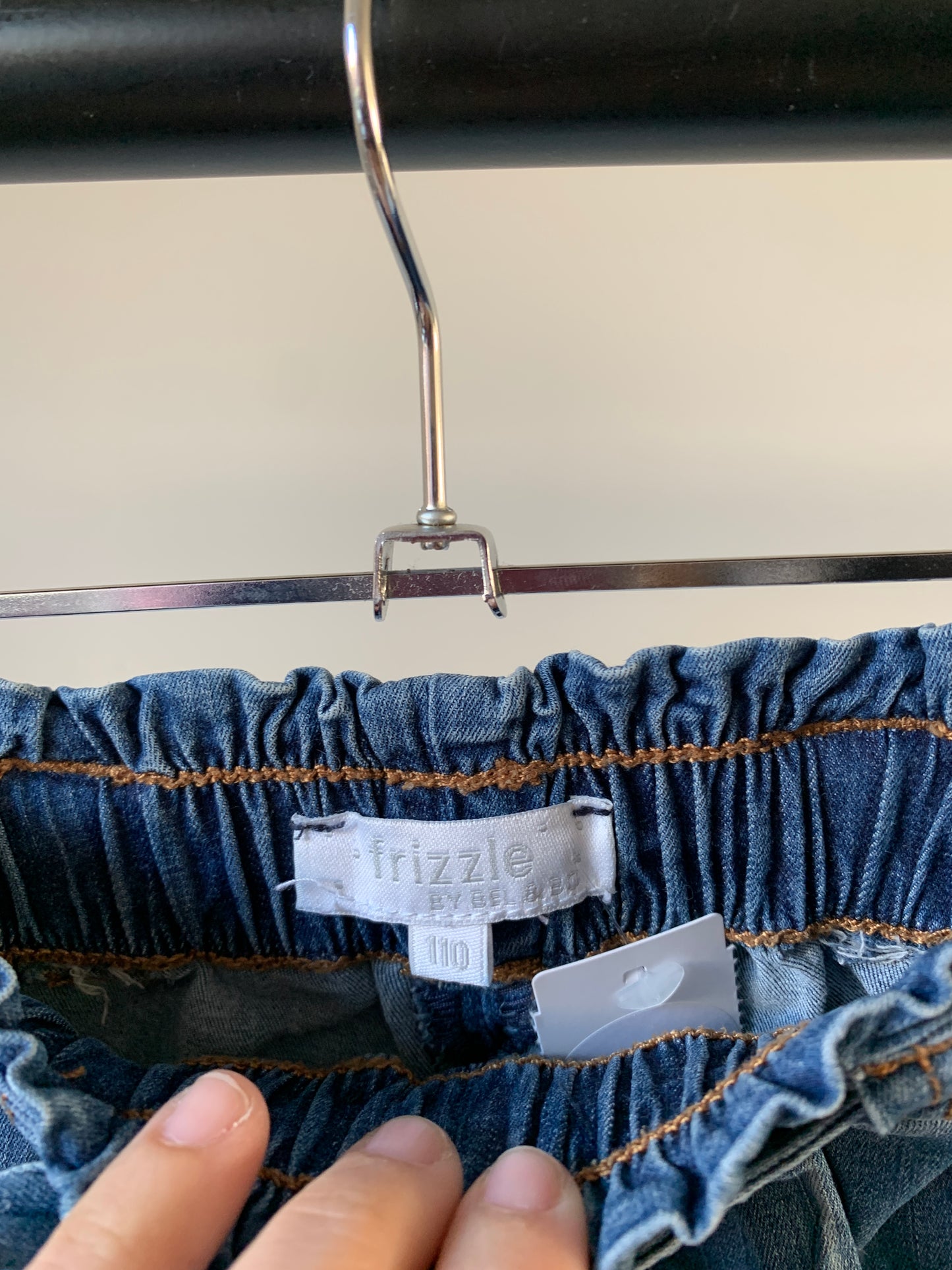 Frizzle jeansshort 110 - nieuwstaat 💸