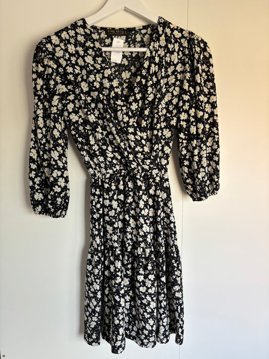 Zwarte jurk met bloemetjes