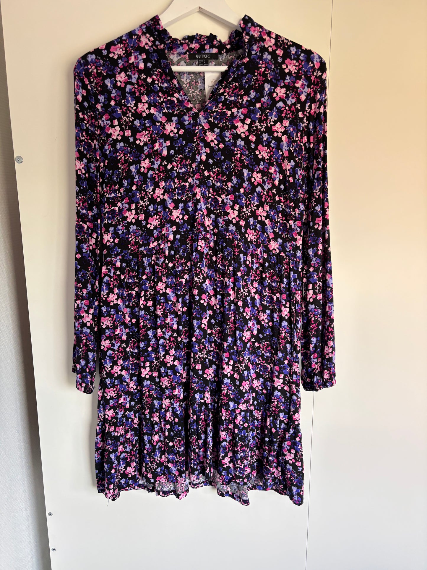 Zwarte jurk met bloemetjes