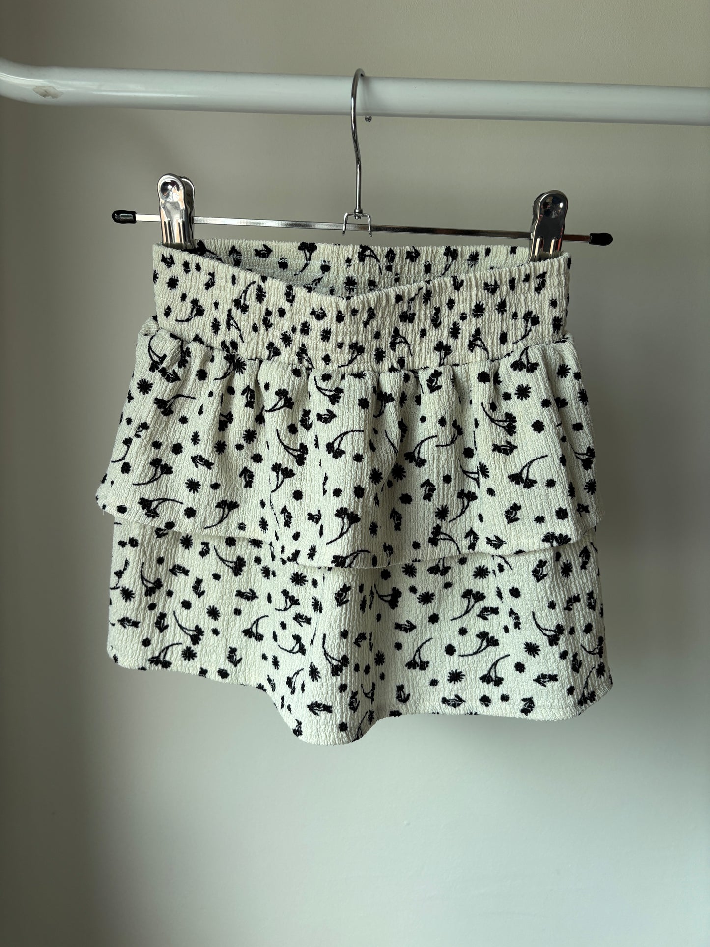 Crèmekleurig rokje met bloemetjes