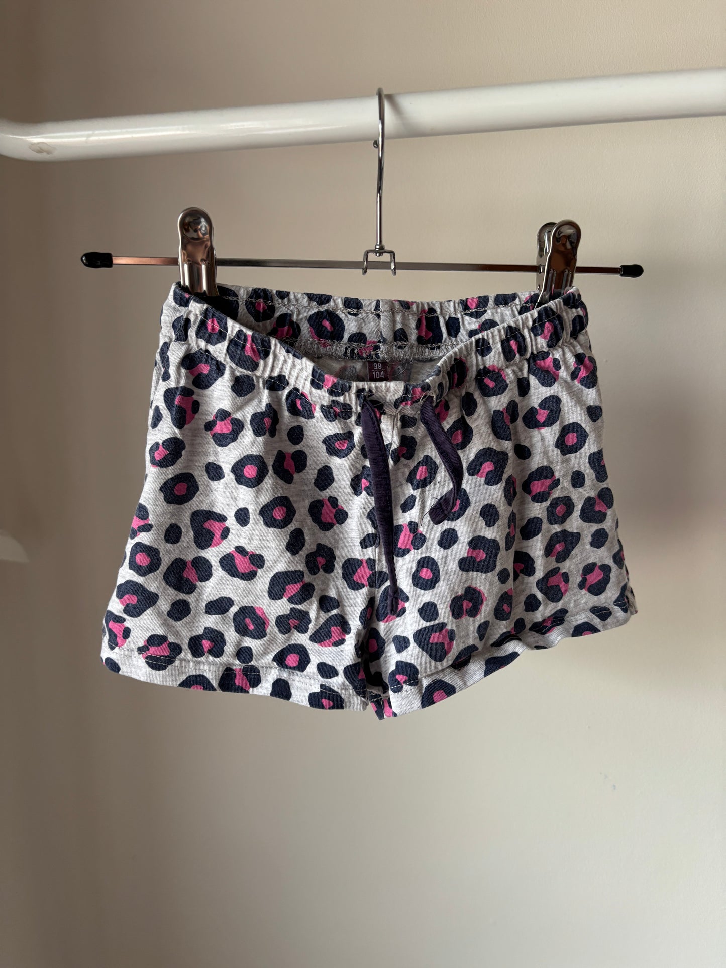 Lichtgrijs pantershortje