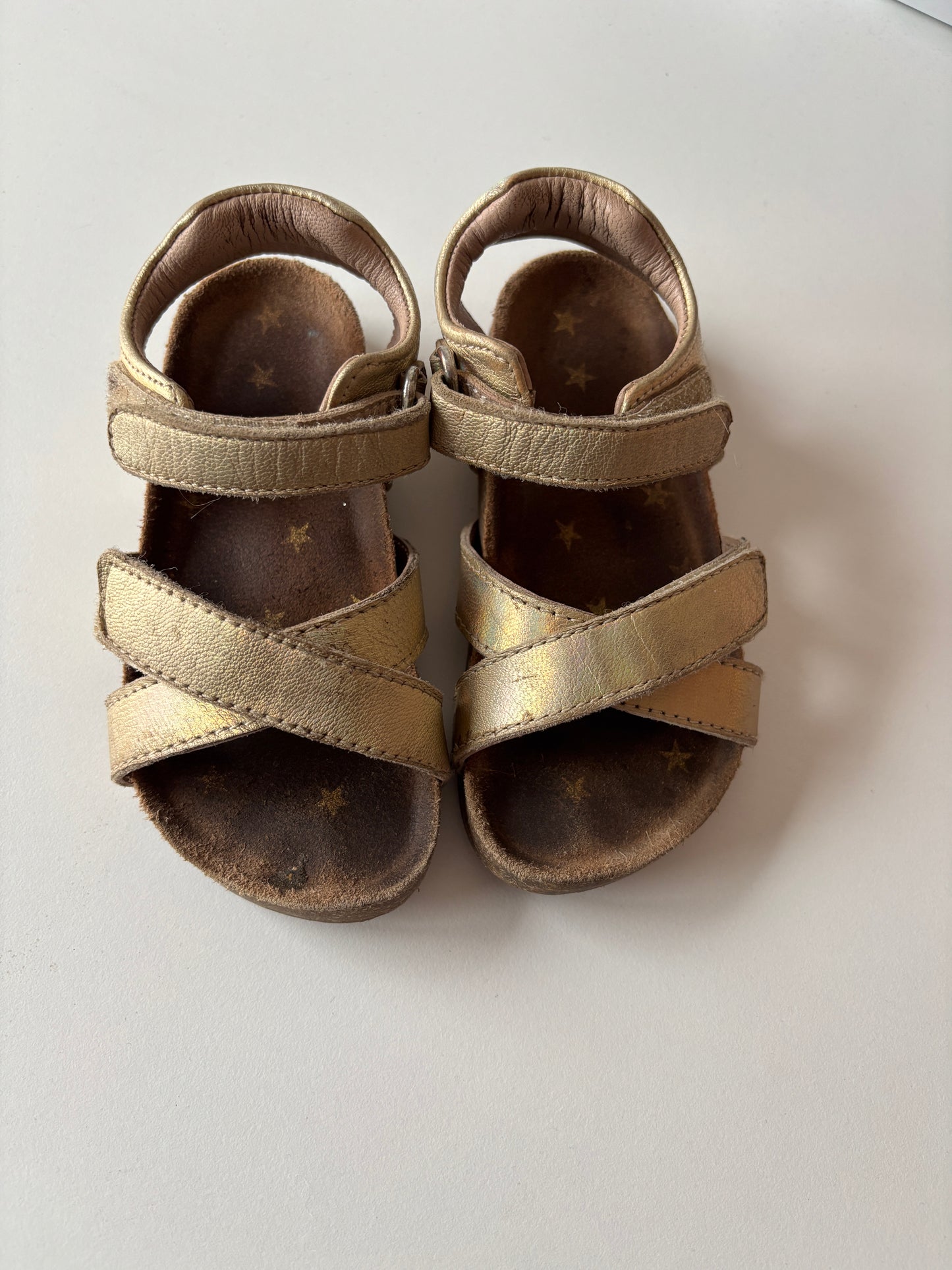 Gouden sandaaltjes