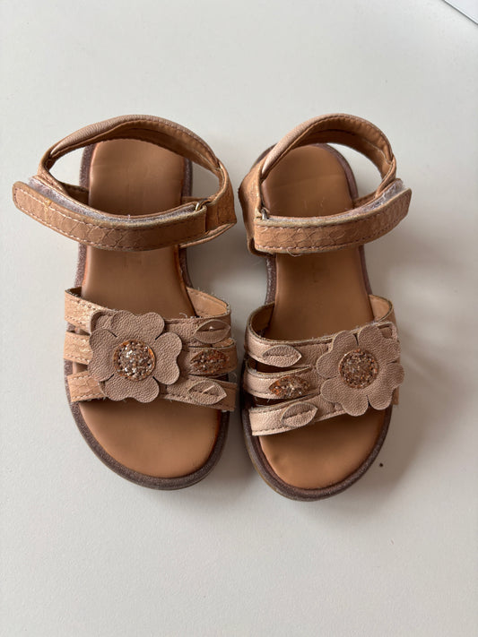 Lichtroze sandaaltjes