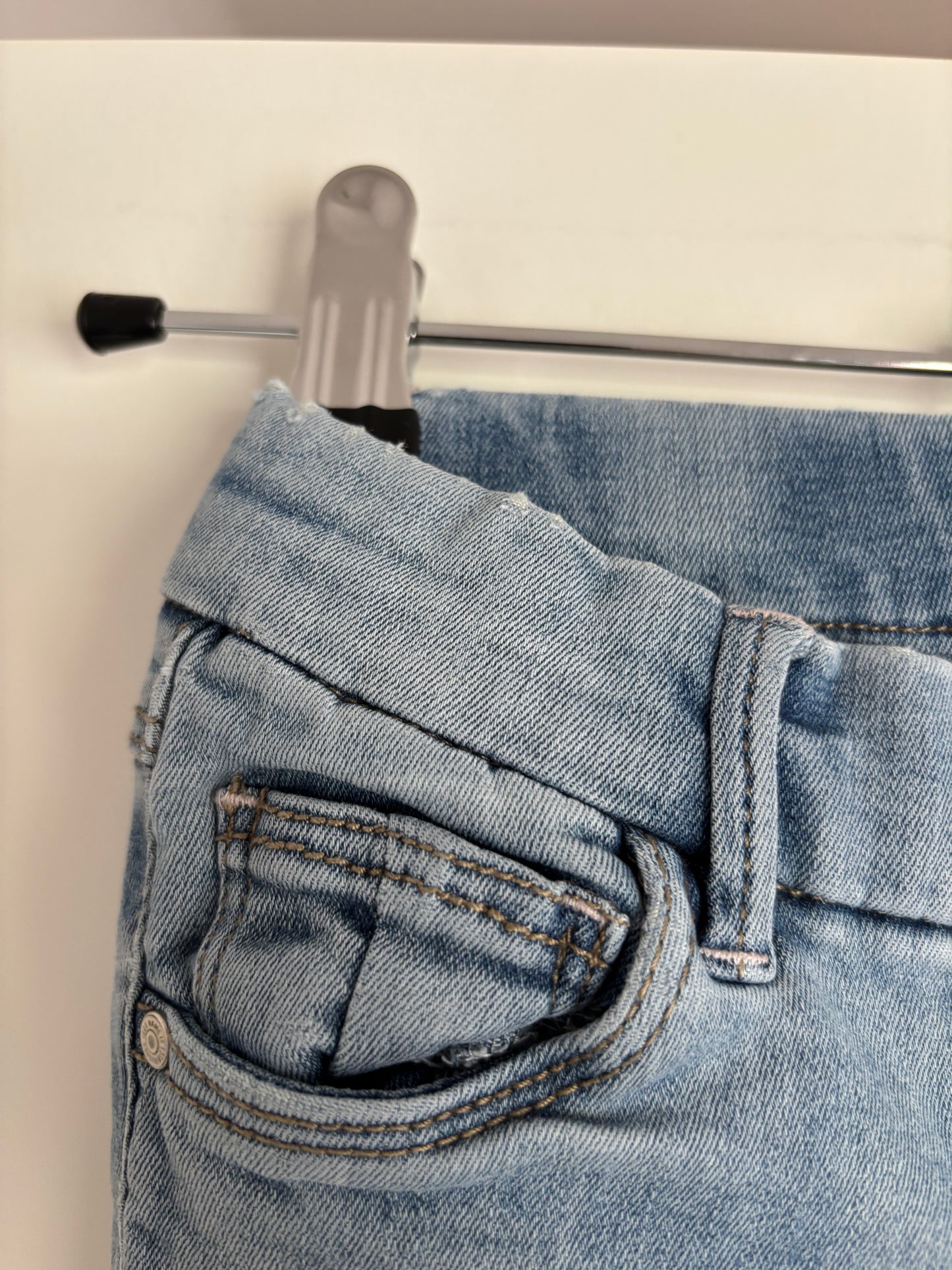 Lichtblauwe skinny ripped jeansbroek