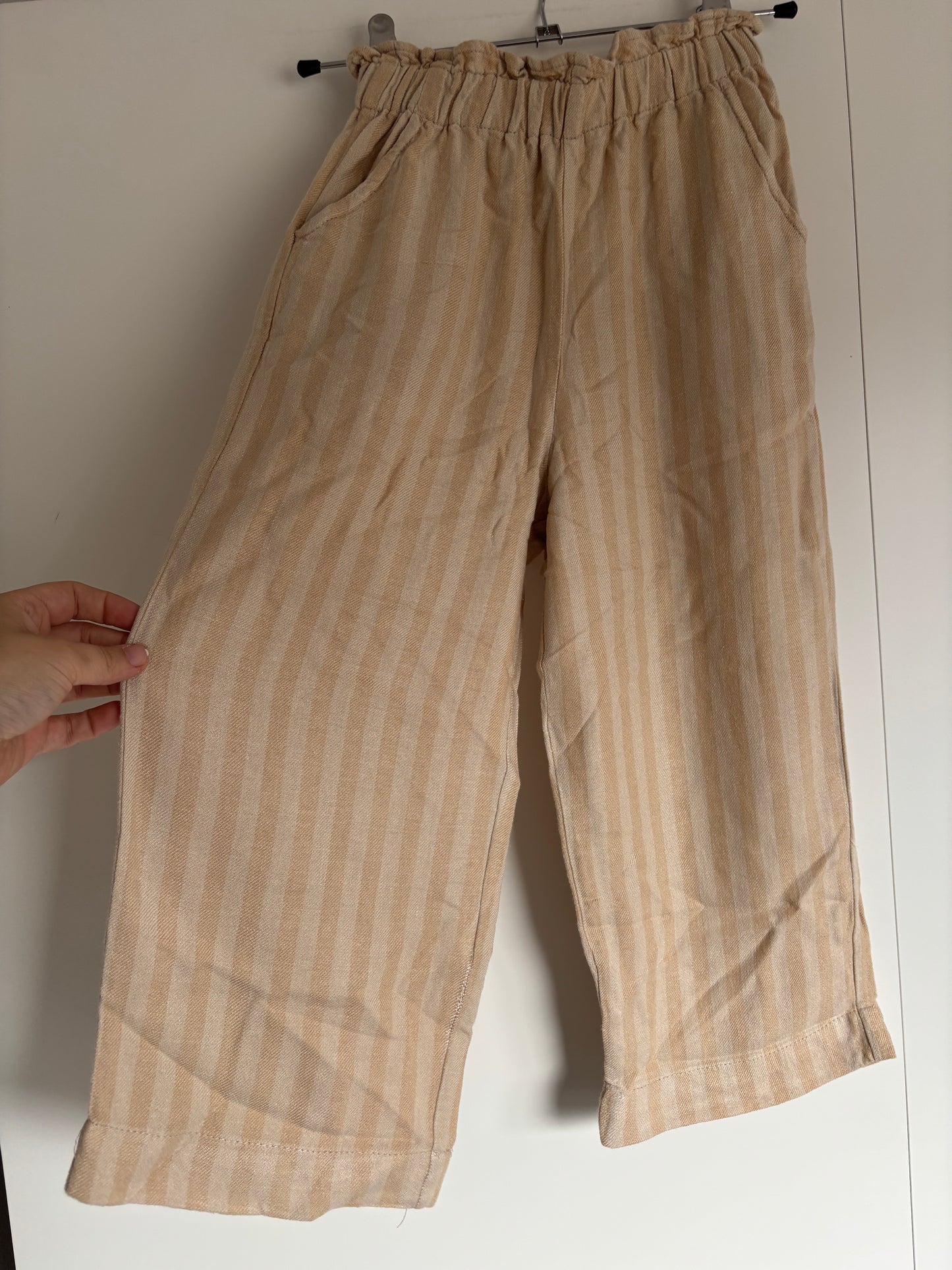 Beige gestreepte broek