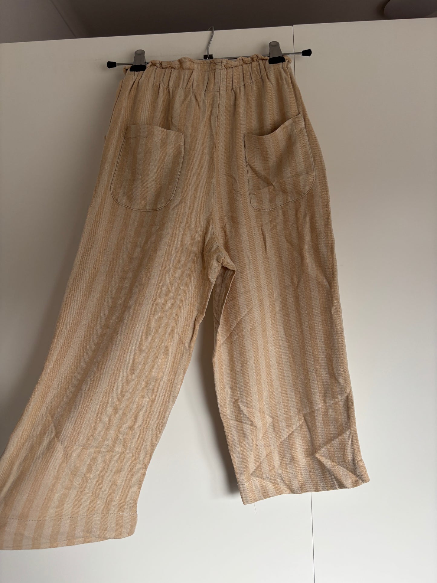 Beige gestreepte broek