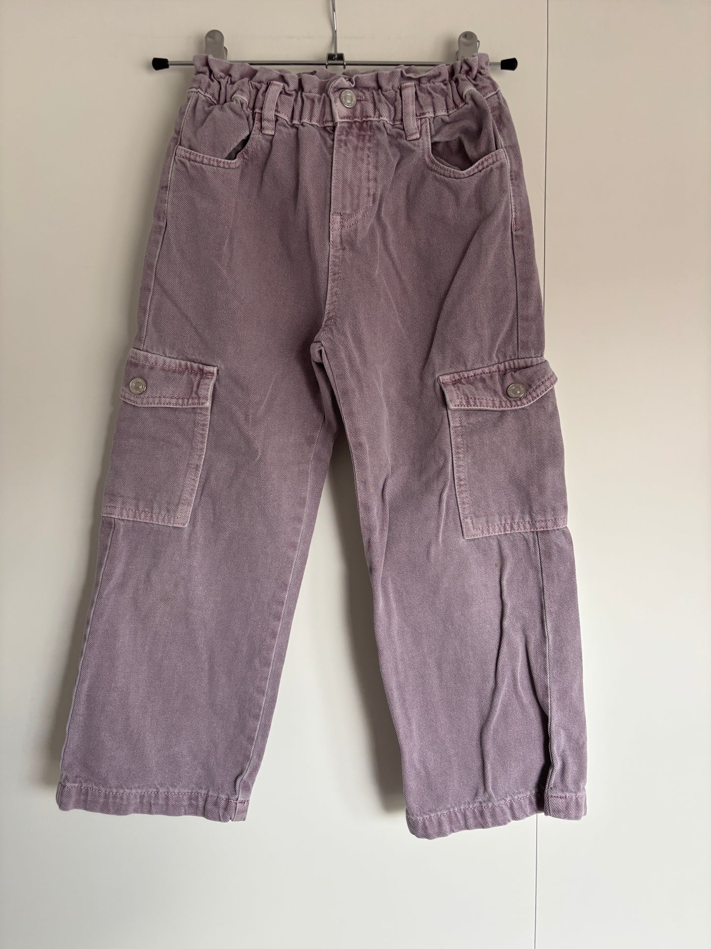 Lila cargojeansbroek