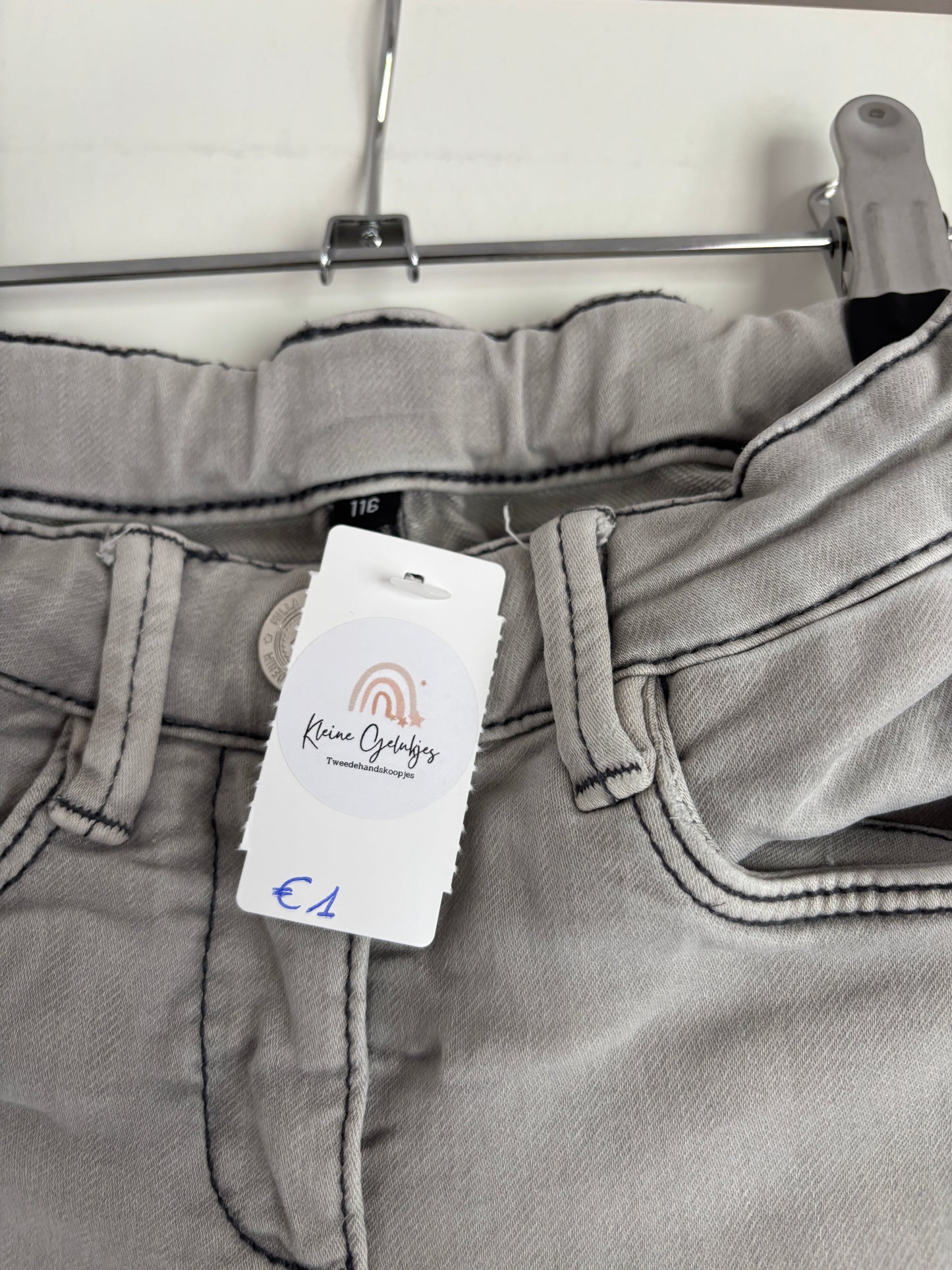 Lichtgrijze jeansbroek