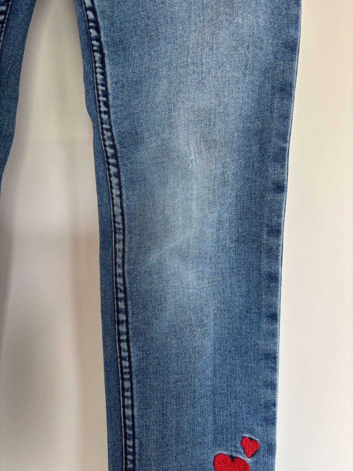 Jeansbroek met hartjes