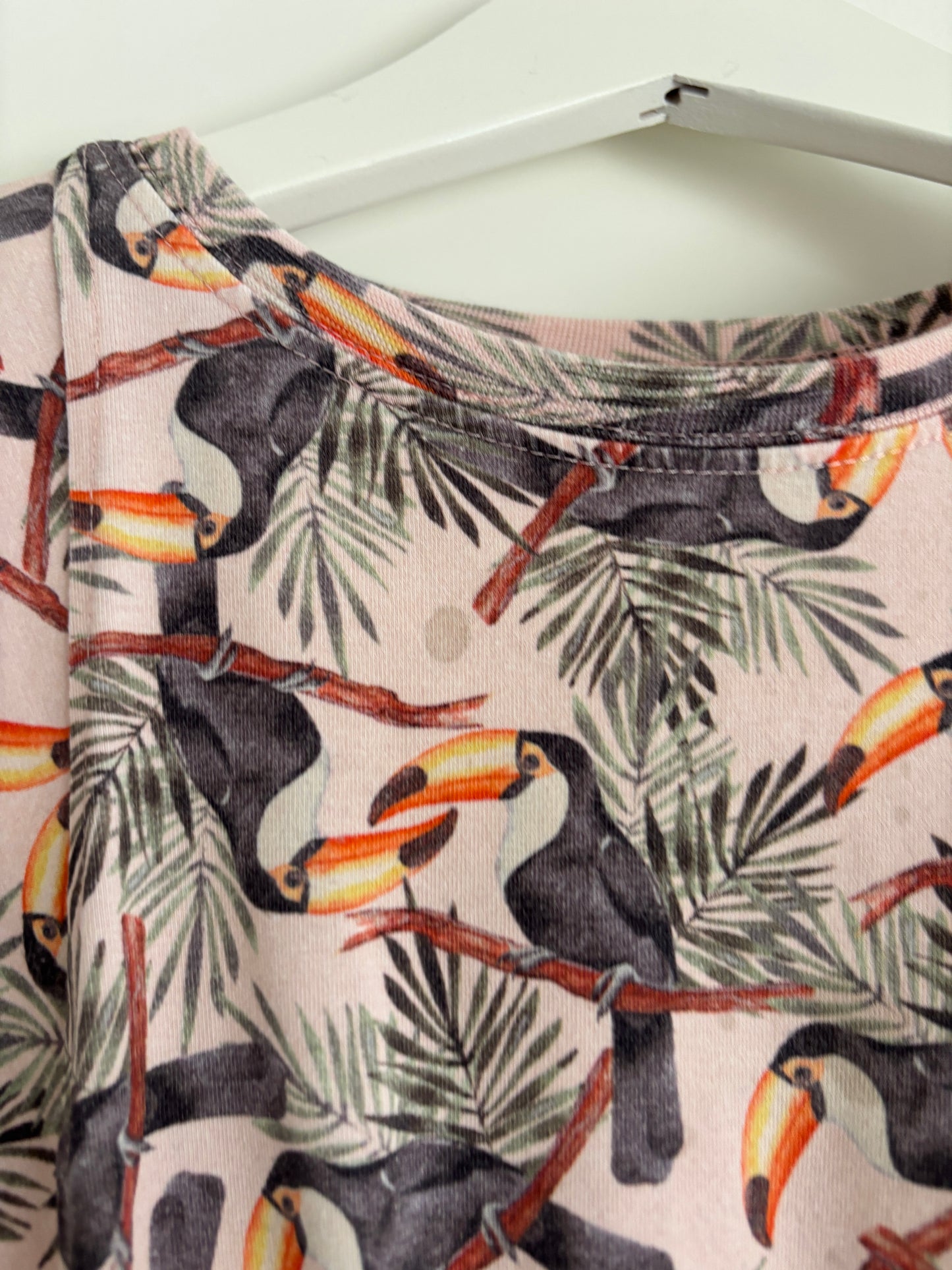 Lichtroze jurkje met pelikanen