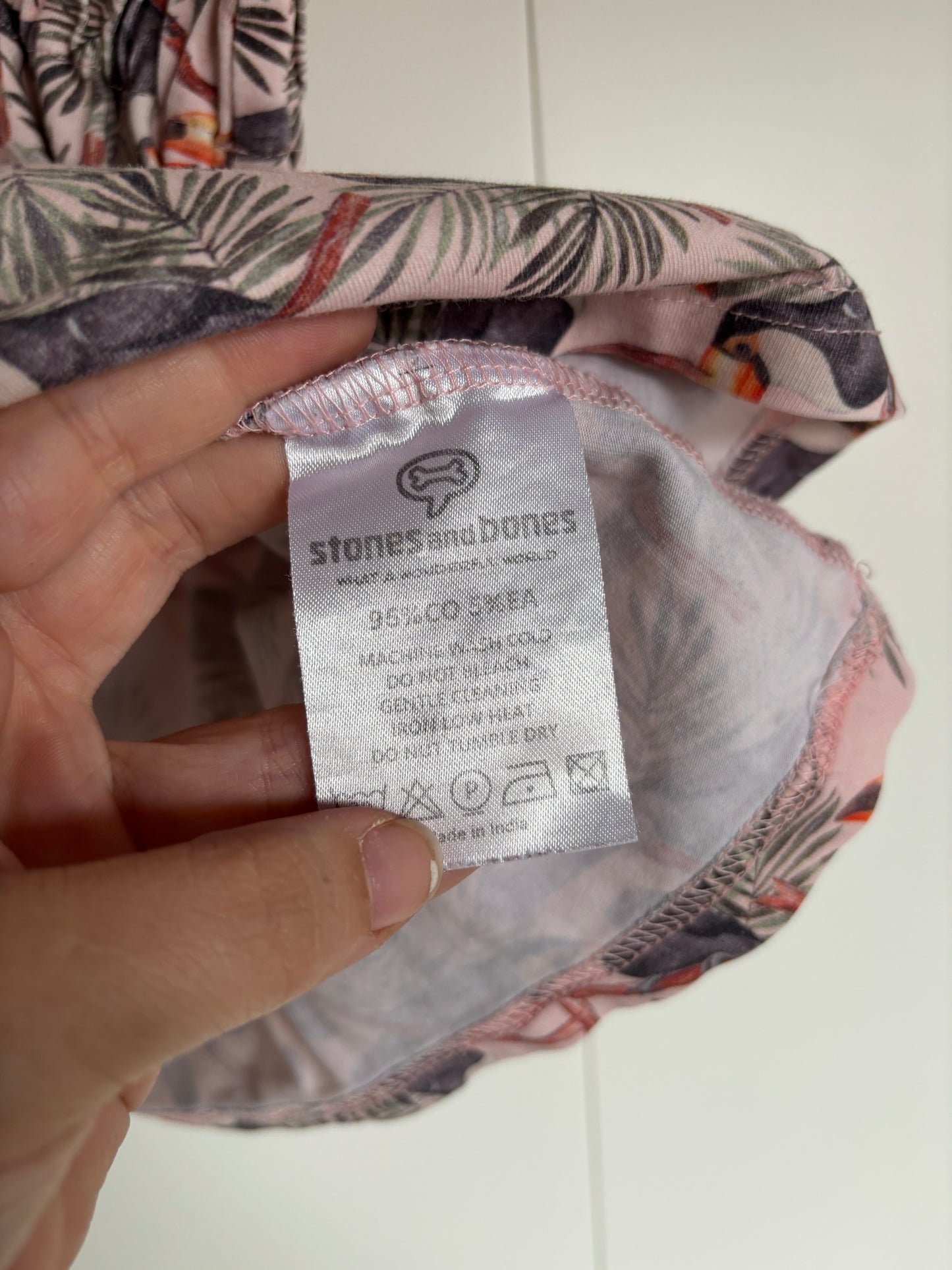 Lichtroze jurkje met pelikanen