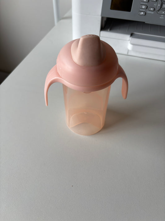 Lichtroze drinkbeker