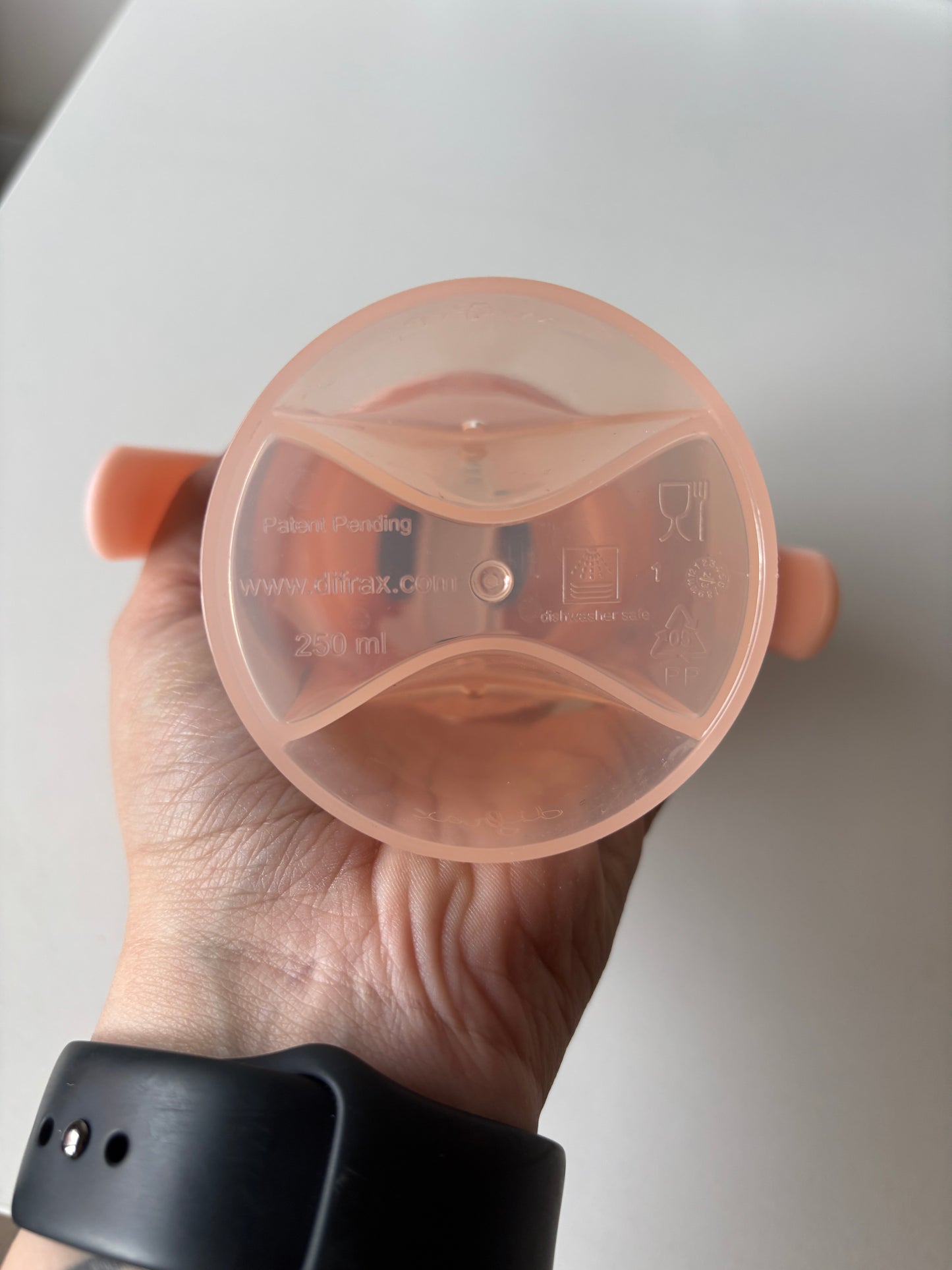 Lichtroze drinkbeker