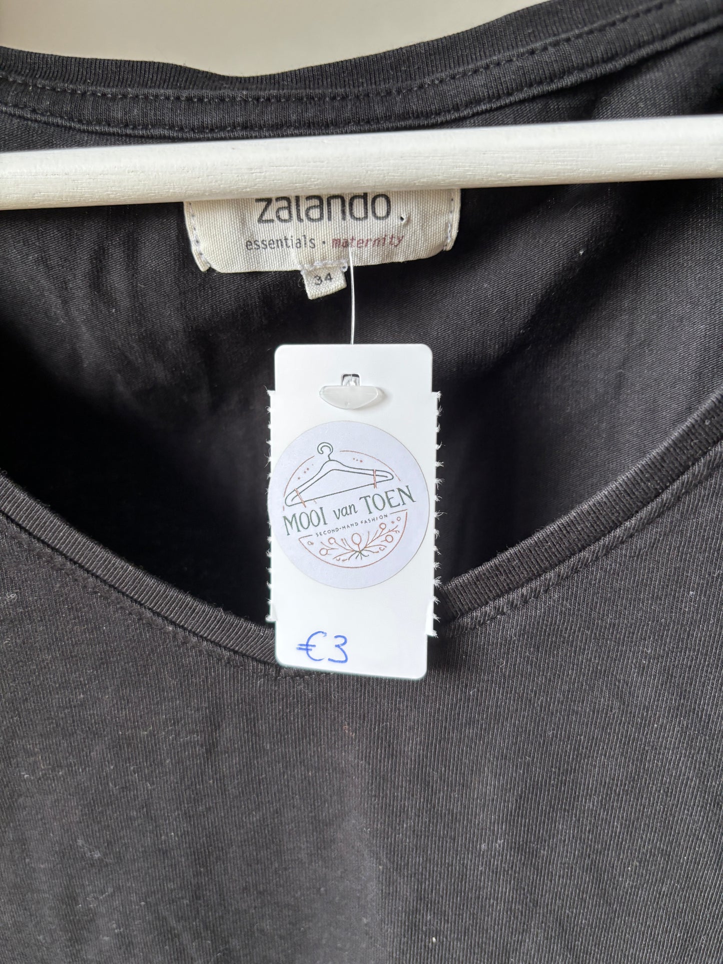 Zwart basic zwangerschapst-shirt
