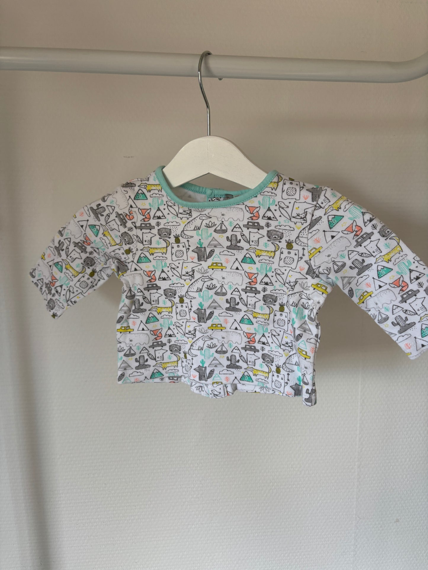 Witte longsleeve met diertjes