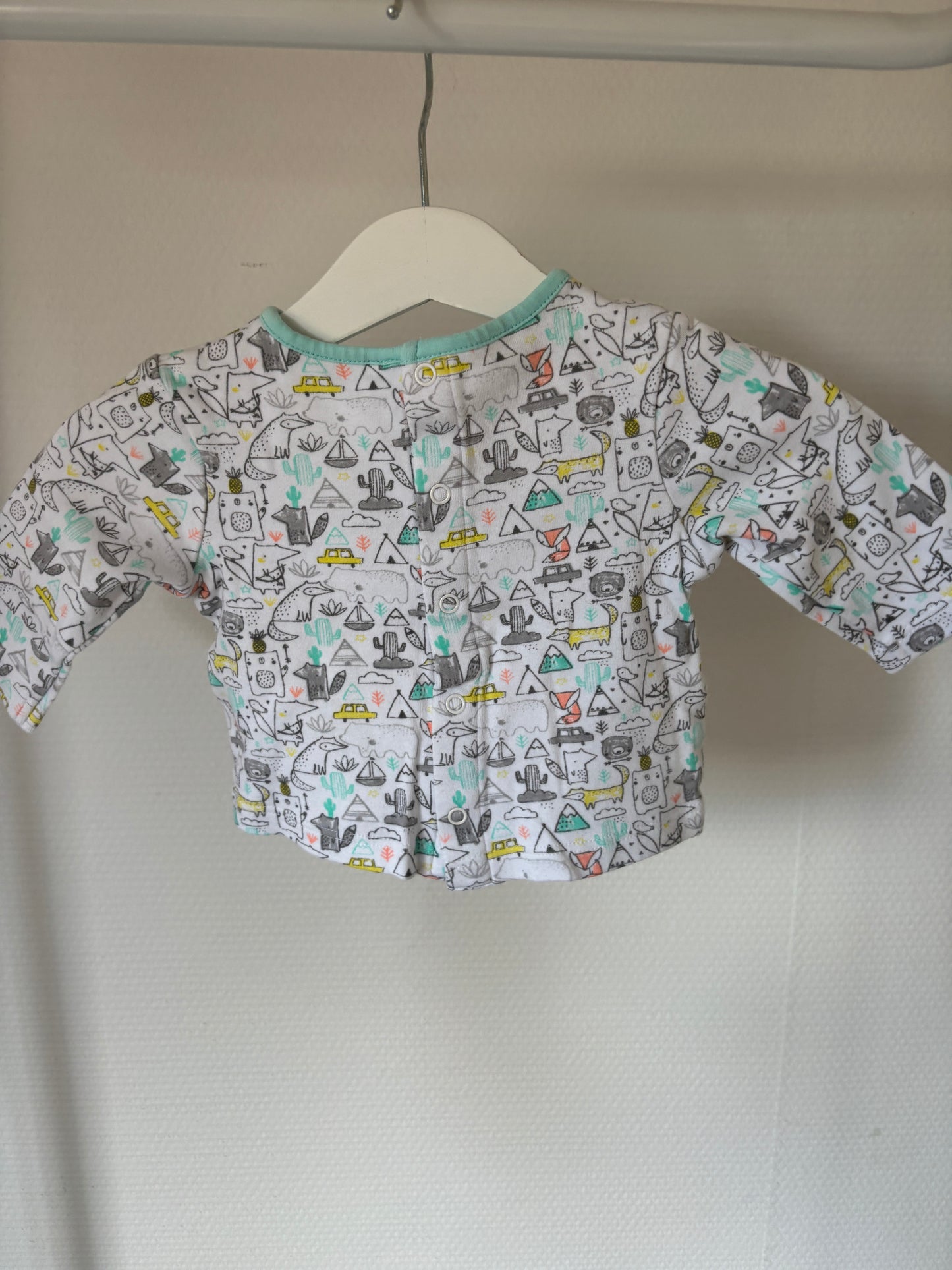 Witte longsleeve met diertjes