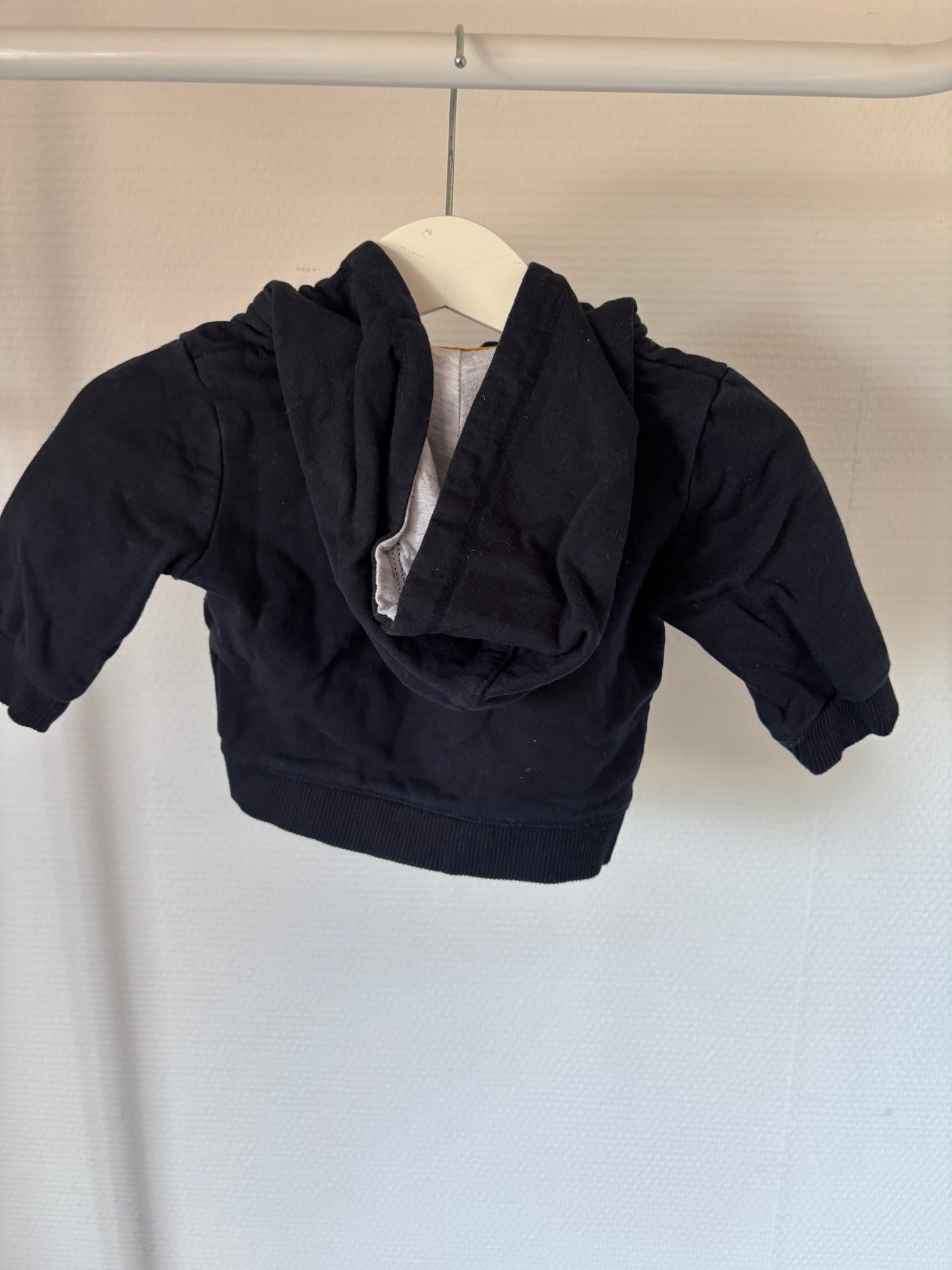 Marineblauwe vest met capuchon