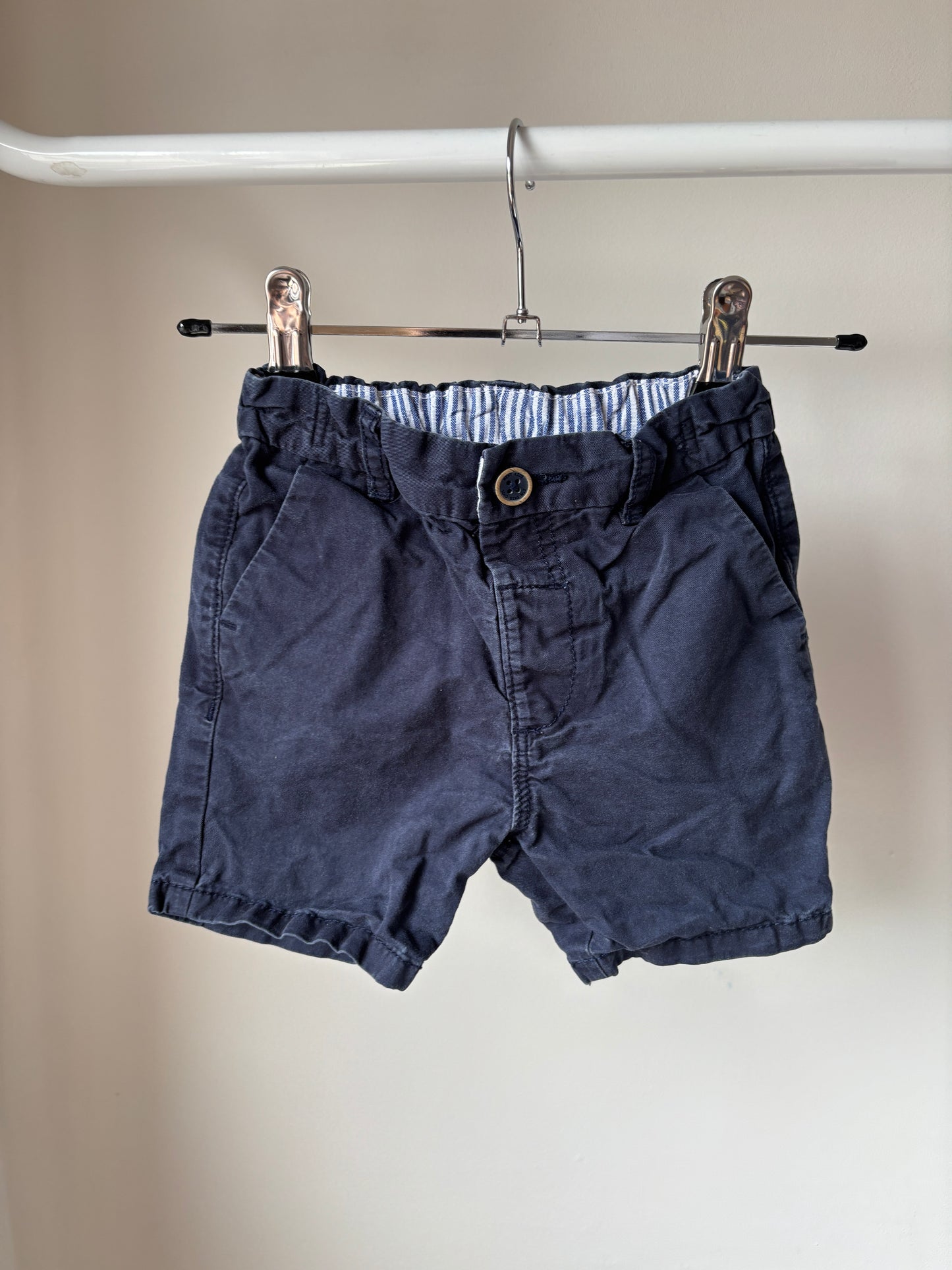 Marineblauwe bermuda